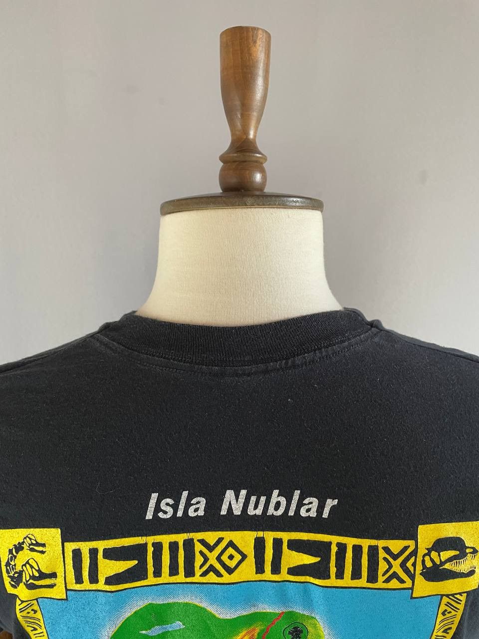 Vintage Jurassic Park Tee T Shirt 1993 Vintage Black Island Tour Size US L / EU 52-54 / 3 - 11 Thumbnail