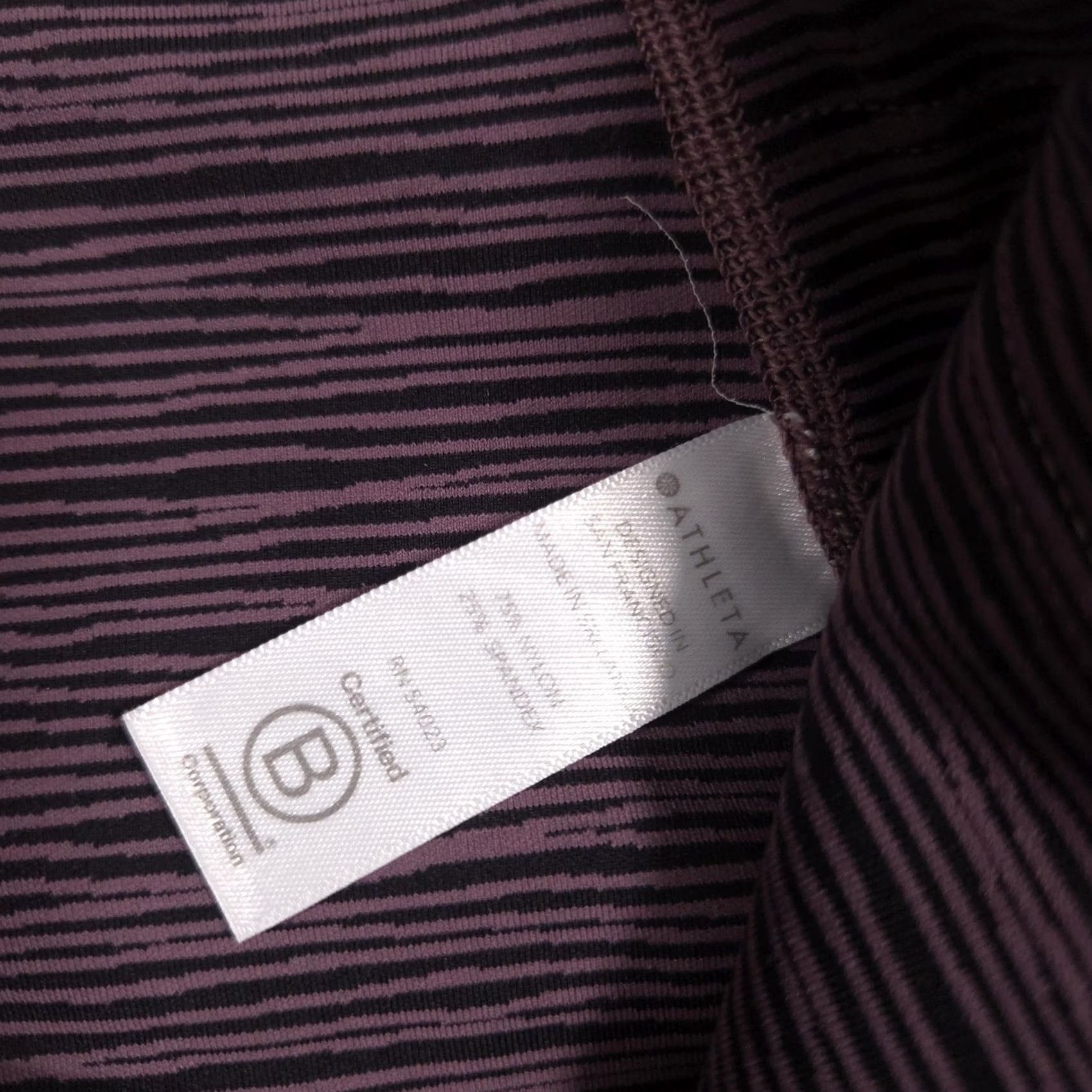Athleta Athleta Capri Leggings Womens Small Purple Stripe Ultimate Capri Athletic Yoga Size 28" / US 6 / IT 42 - 5 Thumbnail