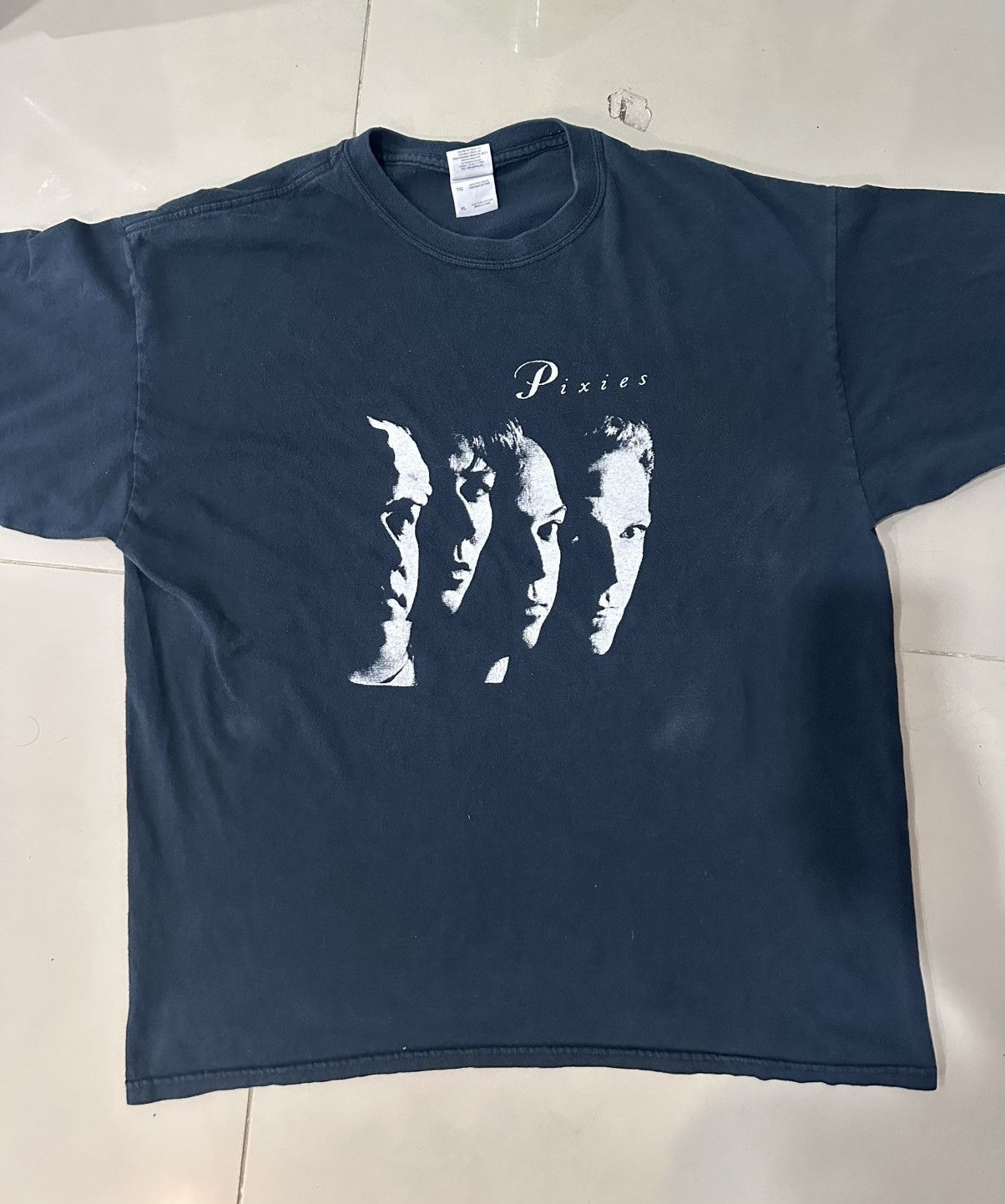 Band Tees Pixies 00’ Size US M / EU 48-50 / 2 - 1 Thumbnail