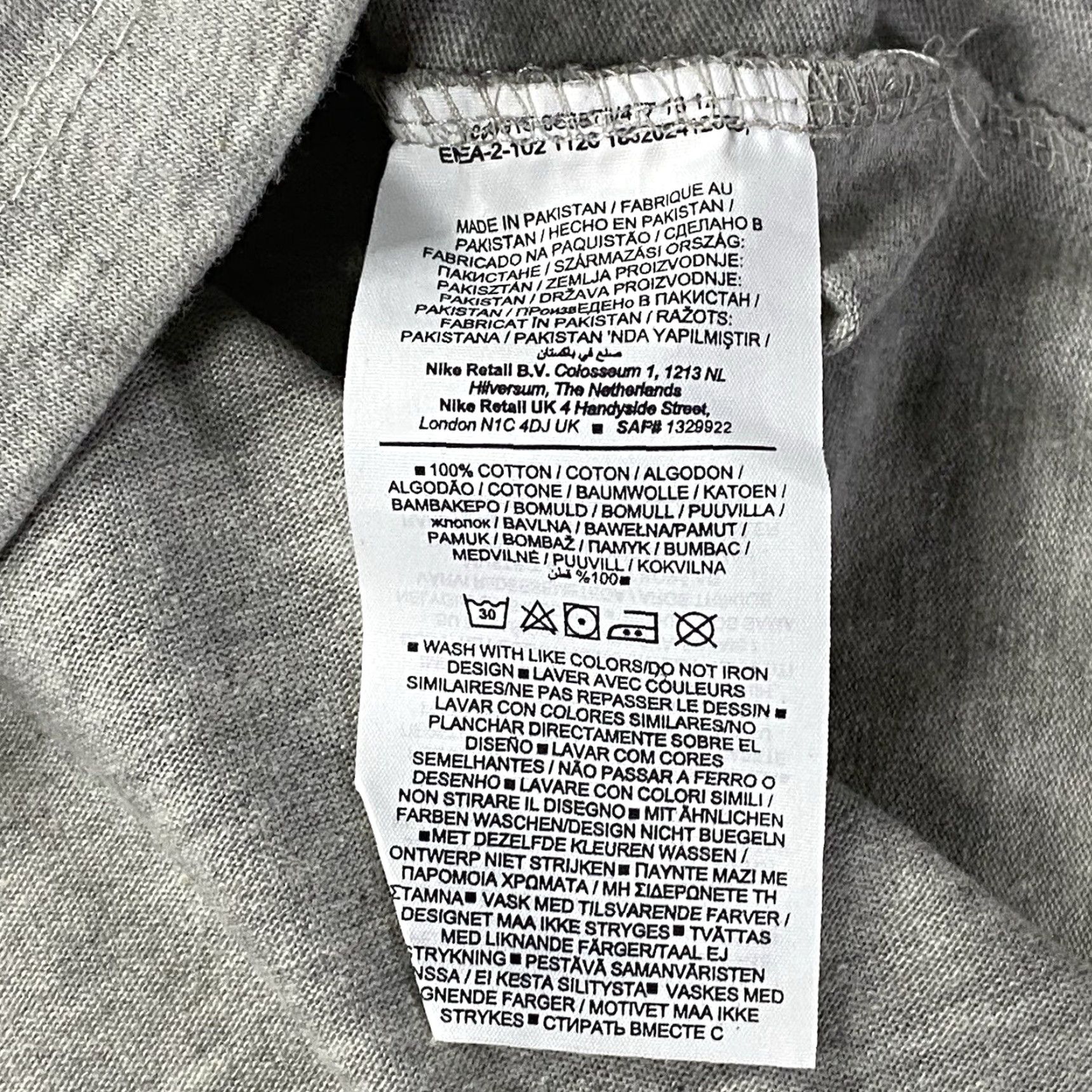 Nike **Nike Tee T-Shirt Gray Small Adult Regular Fit** User: **Gray Small Adult Regular Fit Nike Tee T-Shirt** Size US S / EU 44-46 / 1 - 7 Thumbnail