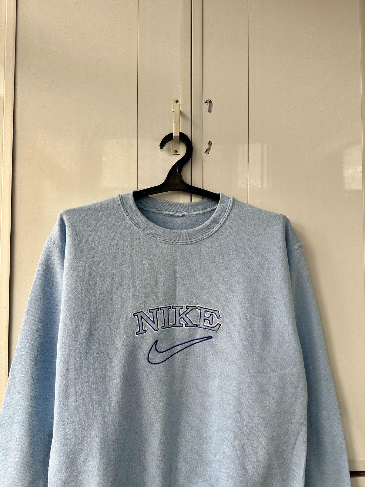Nike Vintage Nike Sweatshirt Sky Centre Swoosh Logo Size US M / EU 48-50 / 2 - 6 Thumbnail