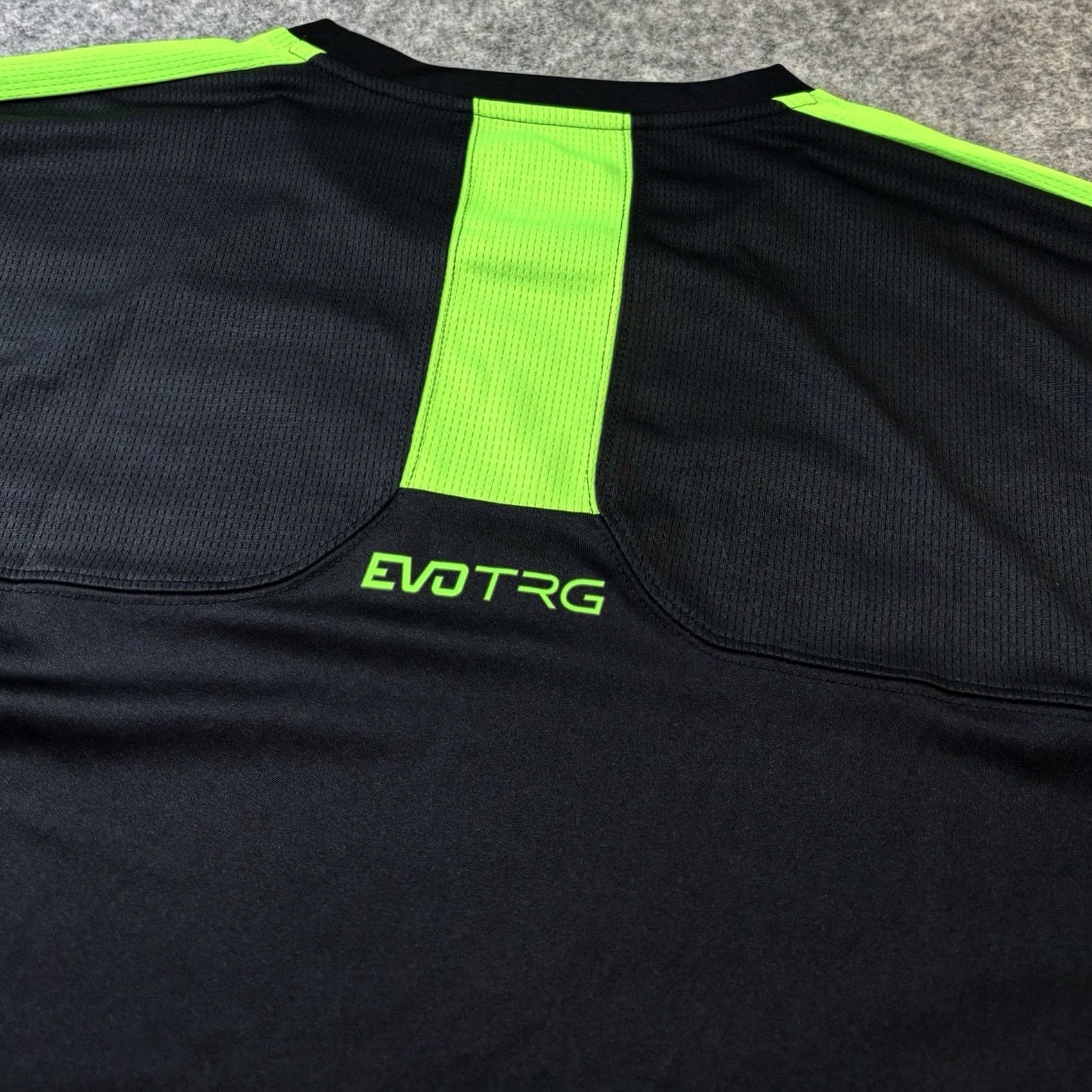Puma PUMA IT evoTRG training t-shirt XL mens top black green Dry Cell Sports Vgc Size US XL / EU 56 / 4 - 4 Thumbnail