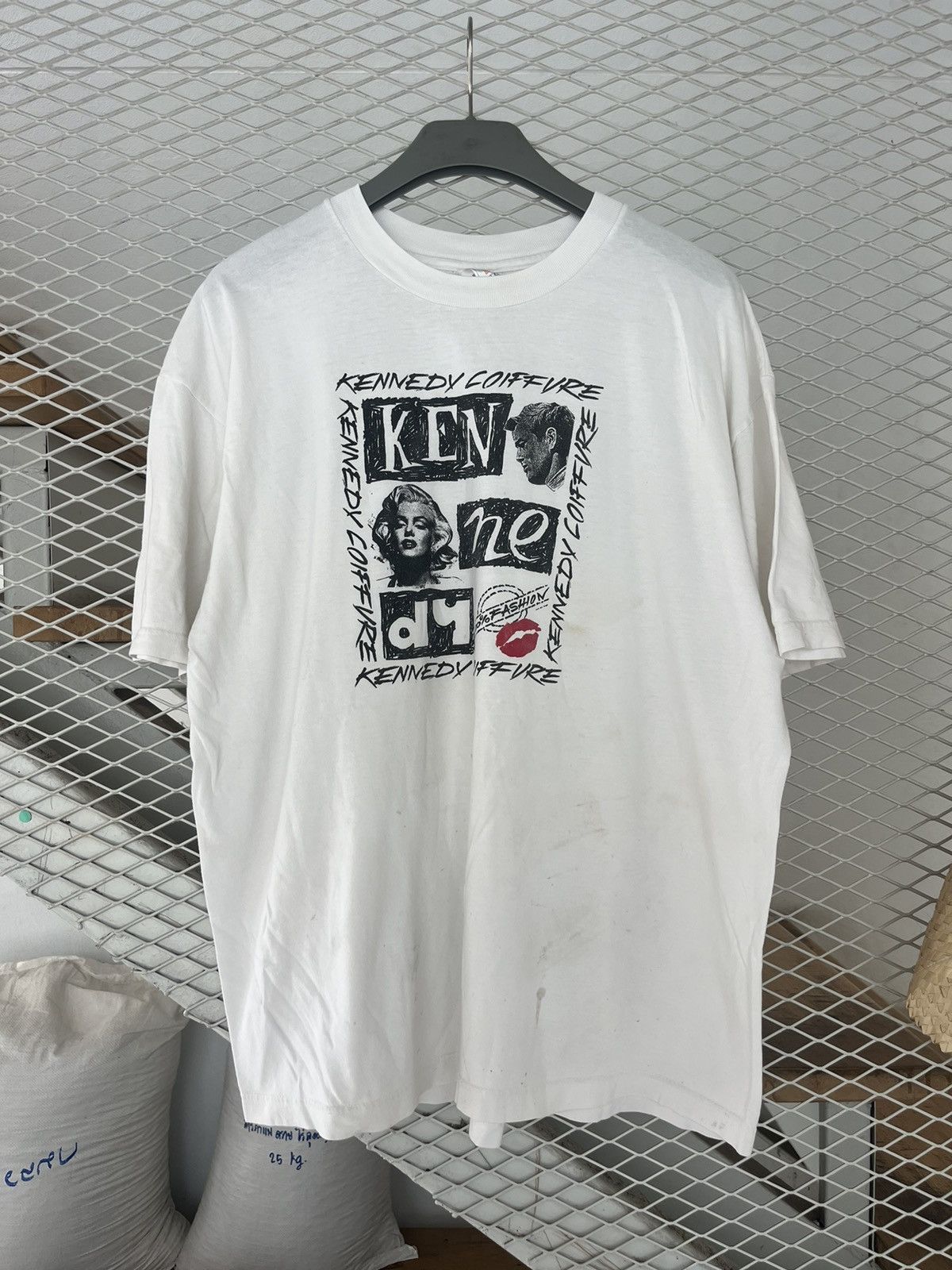 Vintage Vintage KENNEDY COIFURE 100% Fashion 90’s Artwork Tshirt Size US XL / EU 56 / 4 - 2 Thumbnail