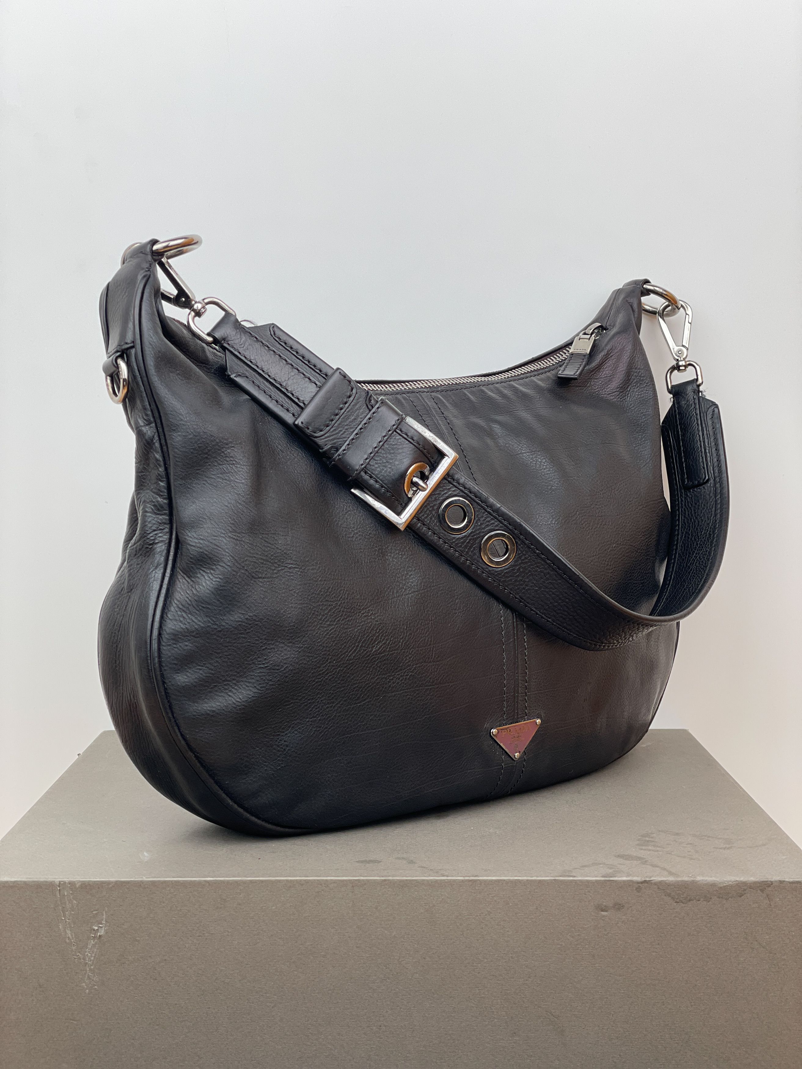 Prada Prada 2000s Leather Hobo Shoulder Bag Size ONE SIZE - 2 Thumbnail