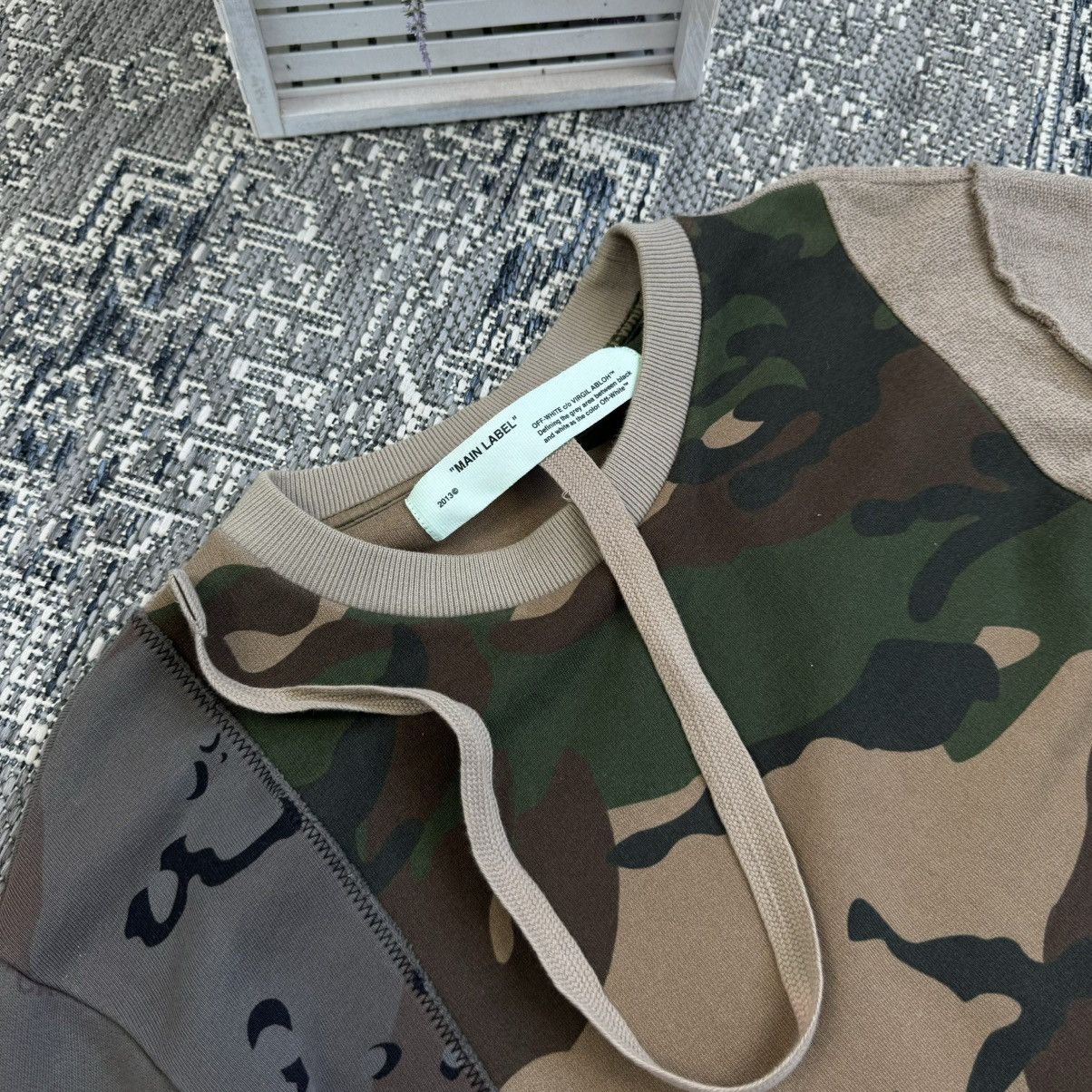 Off-White OFF-WHITE c/o VIRGIL RECONSTRUCTED CAMO SWEATSHIRT Size US S / EU 44-46 / 1 - 6 Thumbnail