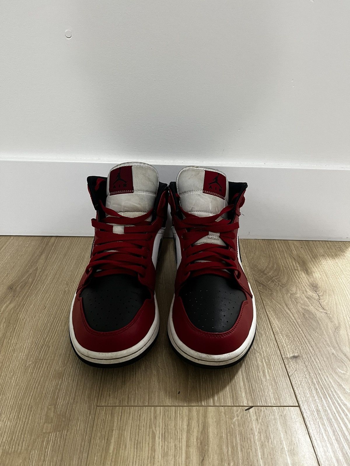 Jordan Brand × Nike CHICAGO BLACK TOE MID Size US 10 / EU 43 - 4 Thumbnail
