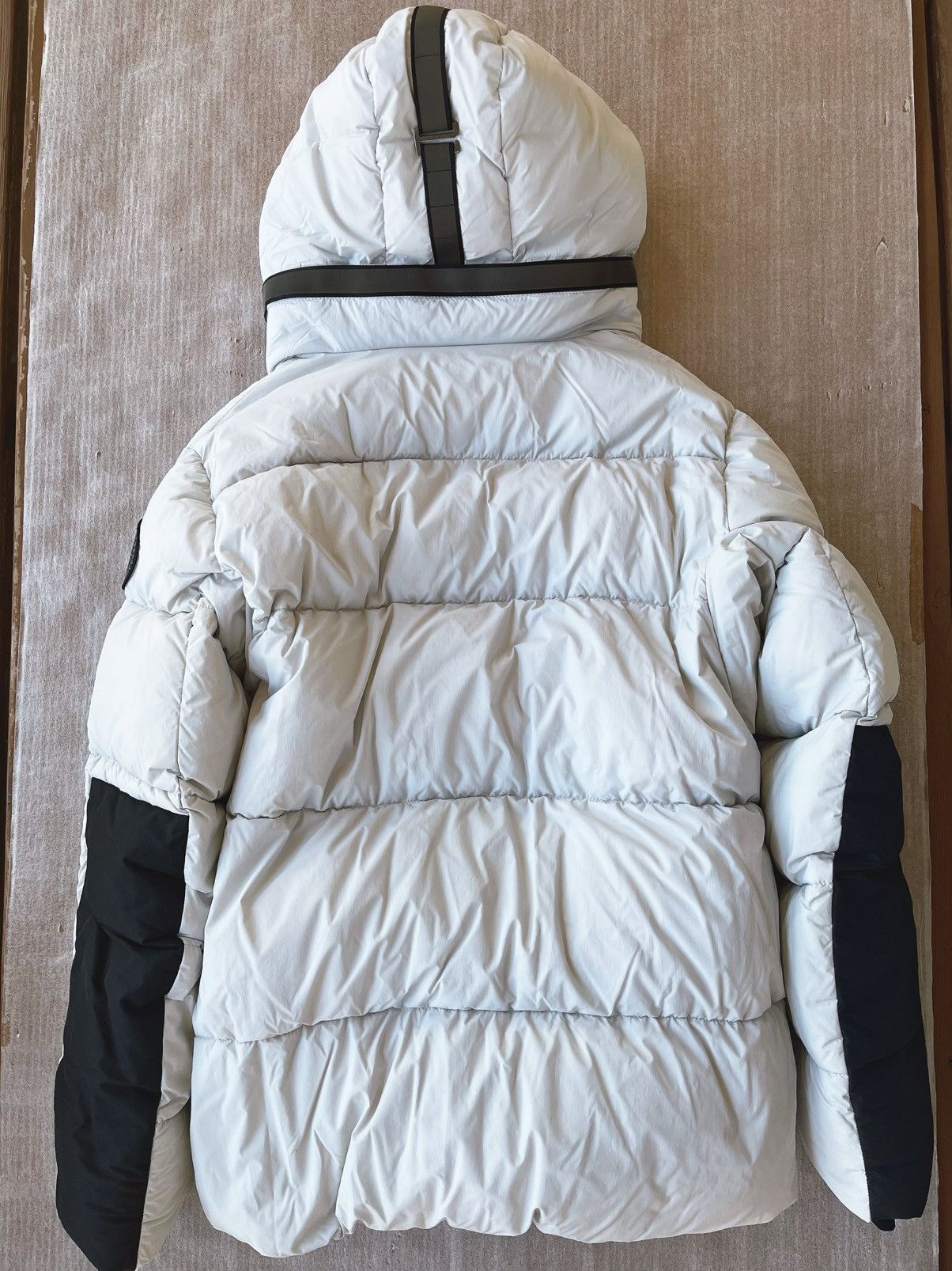 Canada Goose Lightweight, breathable and comfortable jacket Size US M / EU 48-50 / 2 - 7 Thumbnail