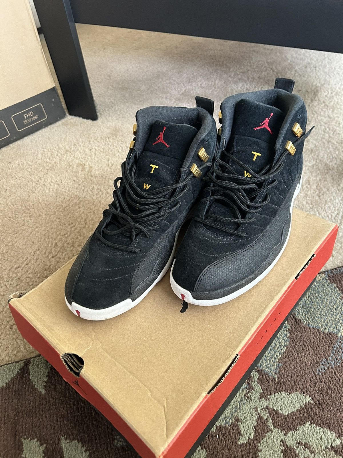 Jordan Brand Jordan 12 Reverse Taxi (2019) Size US 11 / EU 44 - 4 Thumbnail