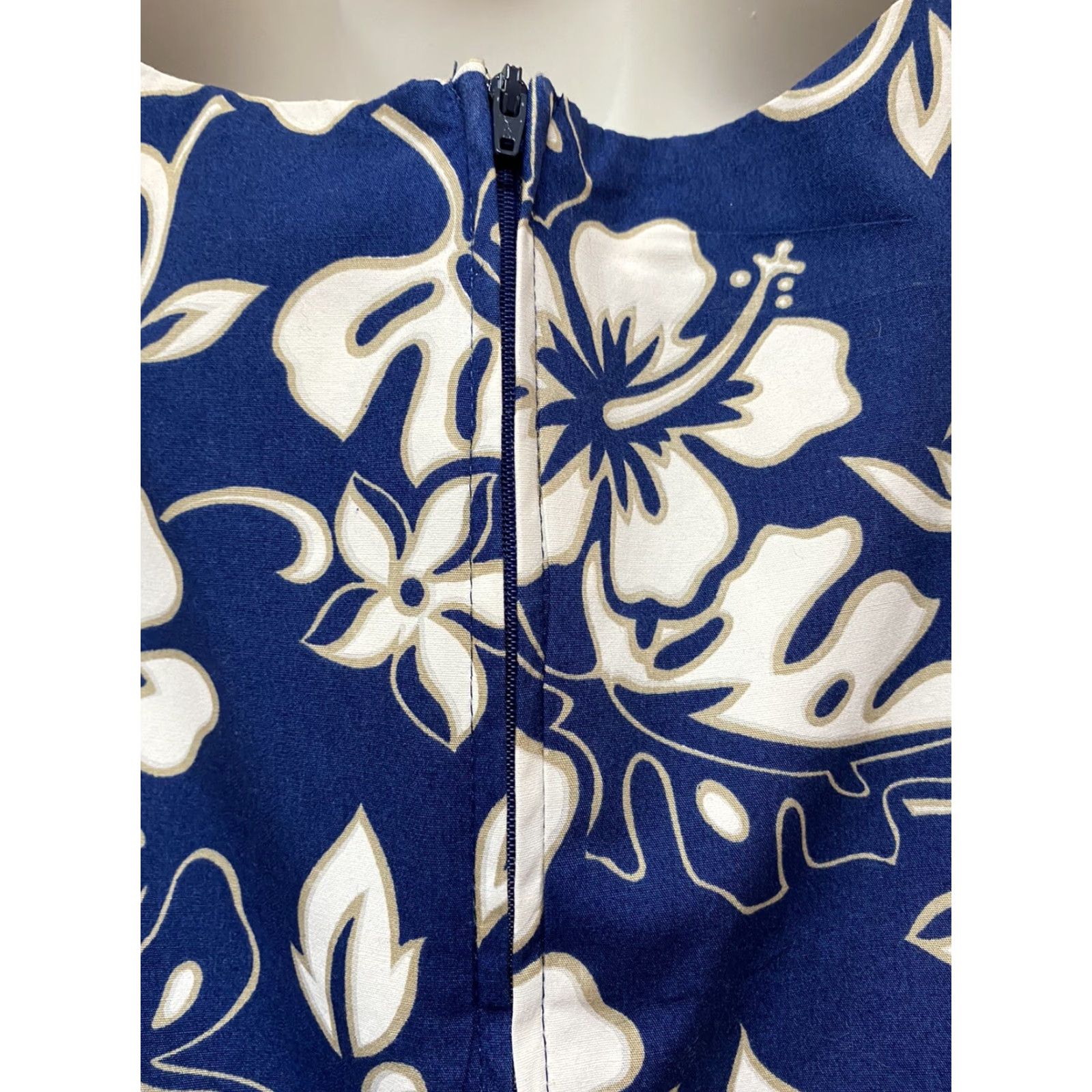 Hilo Hattie VINTAGE Hilo Hattie Hawaiian Aloha Sundress Blue Floral Size 10 Womens Size XXS / US 00 / IT 34 - 4 Thumbnail
