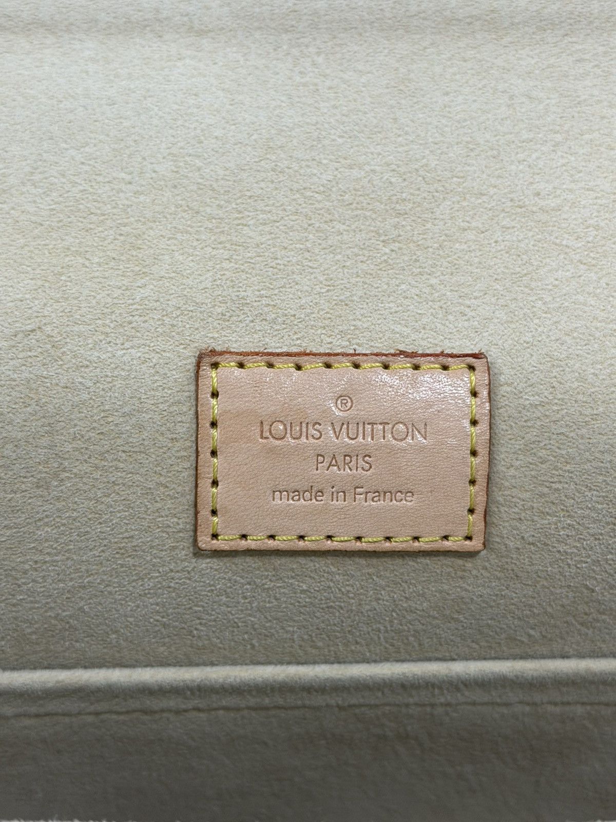 Louis Vuitton Louis Vuitton Monogram Hudson PM Bag Size ONE SIZE - 6 Thumbnail