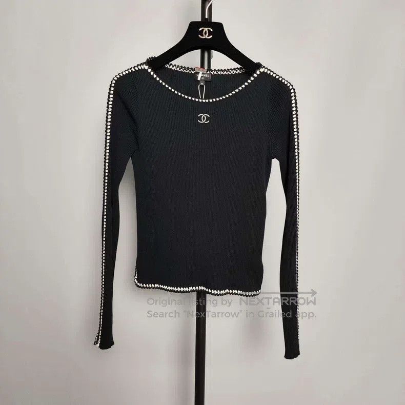 Chanel Black knitted long sleeves