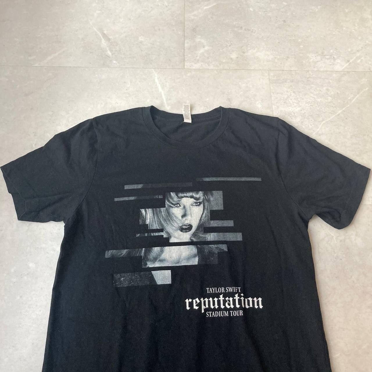 Rap Tees Taylor Swift Reputation Tour Pop Rock Band Tee Size US M / EU 48-50 / 2 - 2 Thumbnail