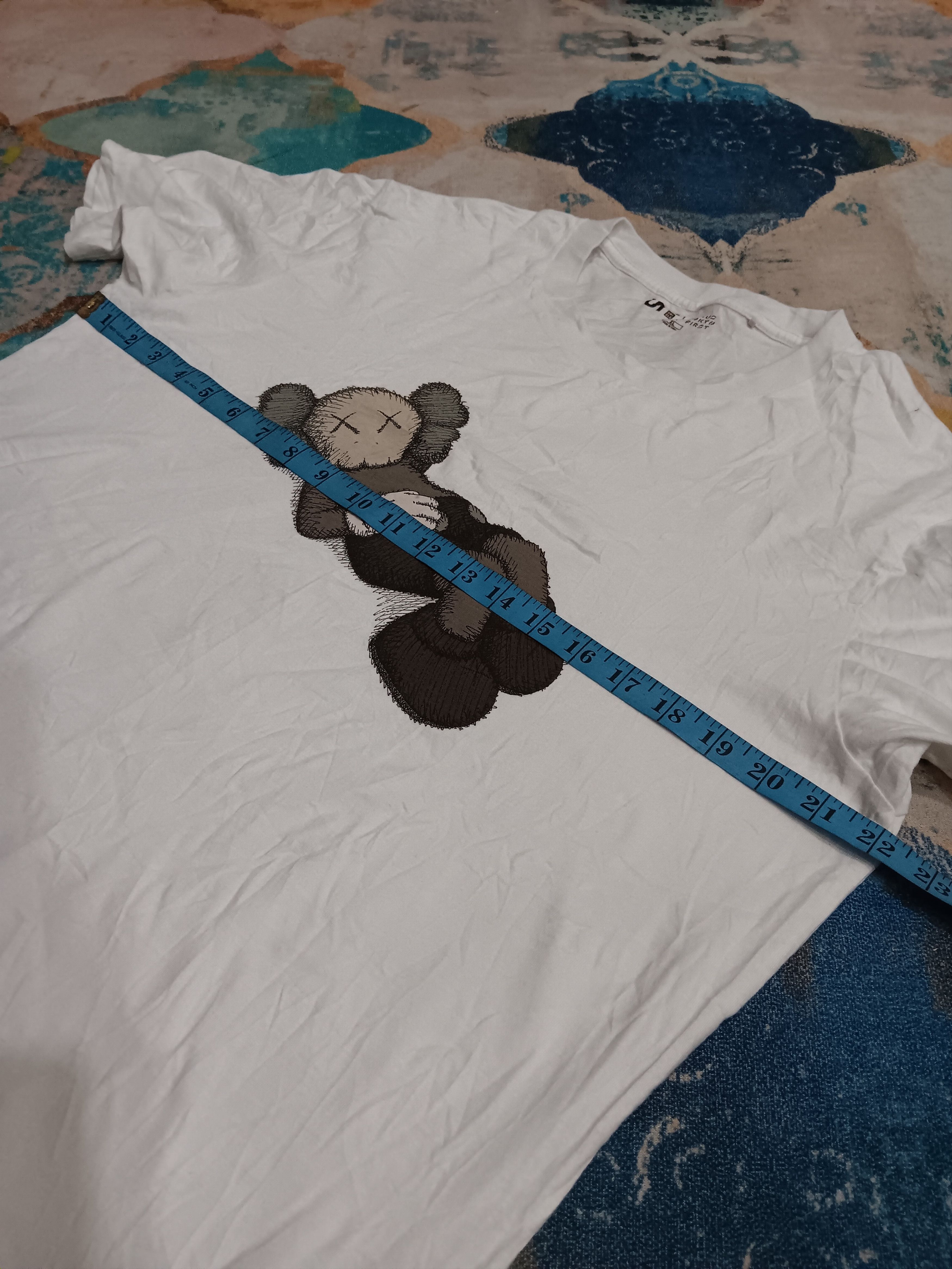 Japanese Brand × Kaws Kaws sleeping x Uniqlo Tokyo first Mori artist graffiti tee Size US XL / EU 56 / 4 - 9 Thumbnail