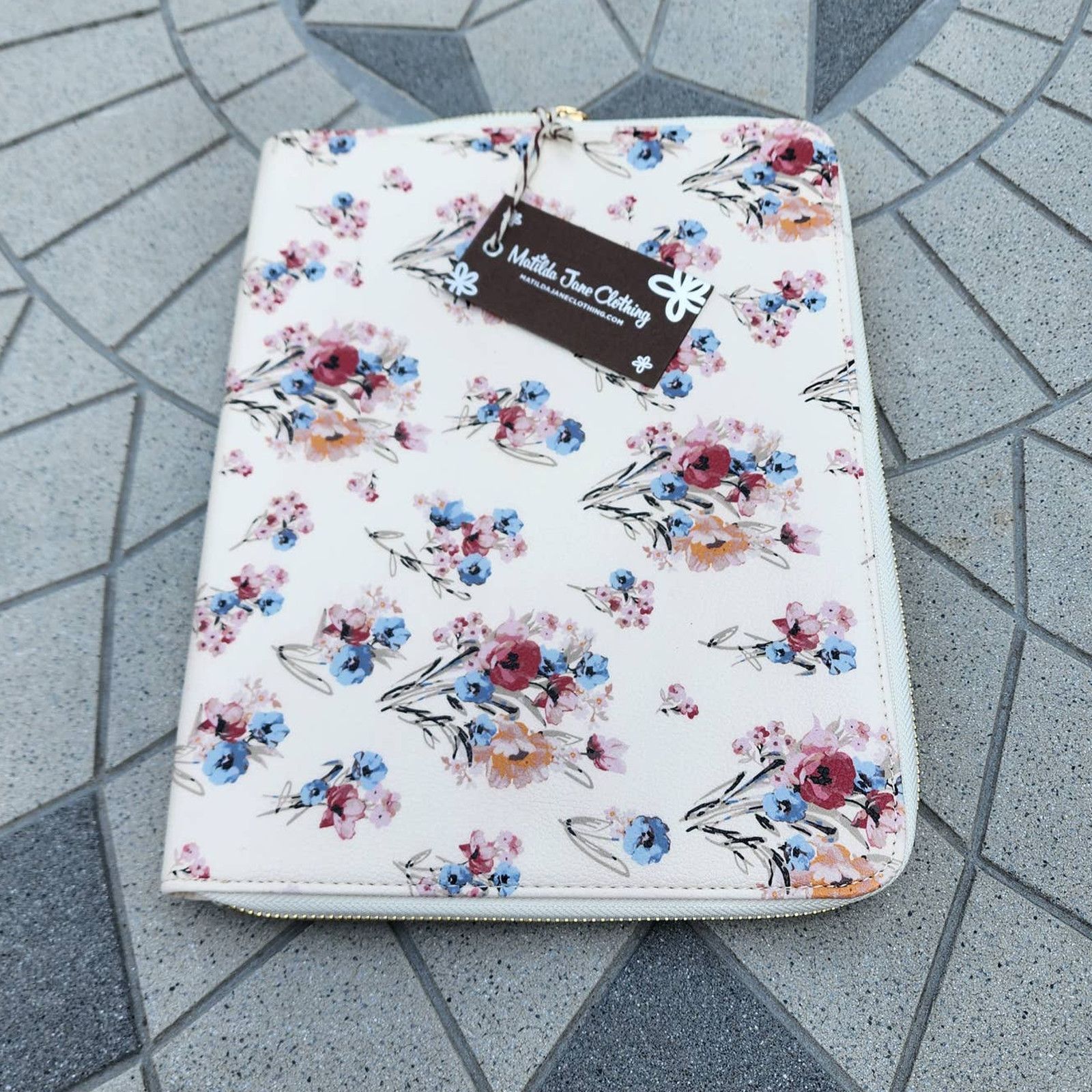 Designer Matilda Jane On The Go Vegan Floral Tablet Organizer Case Size ONE SIZE - 1 Thumbnail