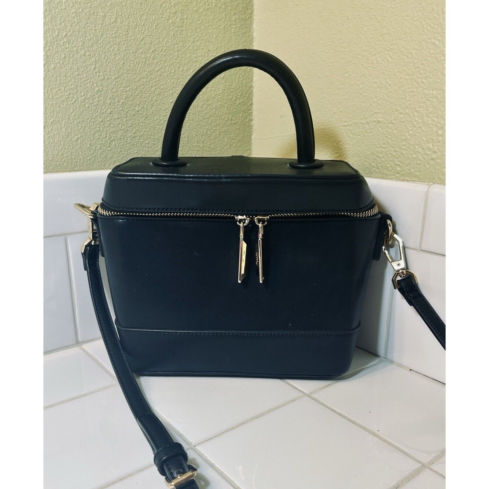 Izzy and ali purse hotsell
