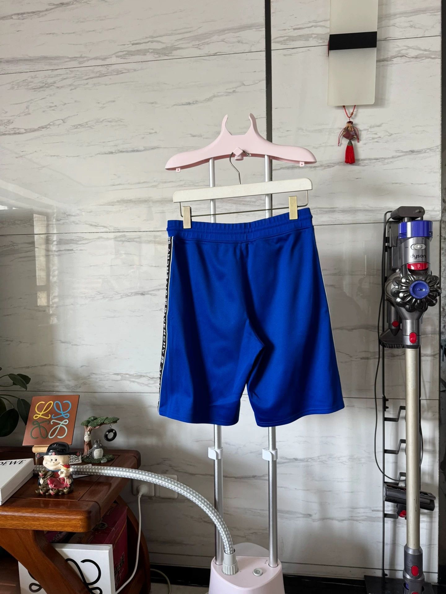 Givenchy Givenchy M new shorts Size US 32 / EU 48 - 2 Thumbnail