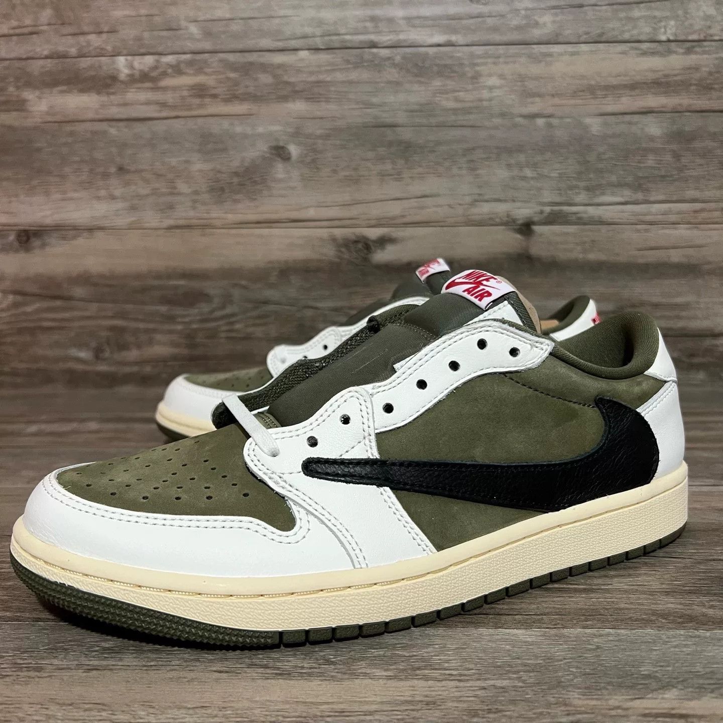 Nike Nike AJ1 Collab Green Lowtop Sneakers 43 Men Size US 10 / EU 43 - 1 Thumbnail