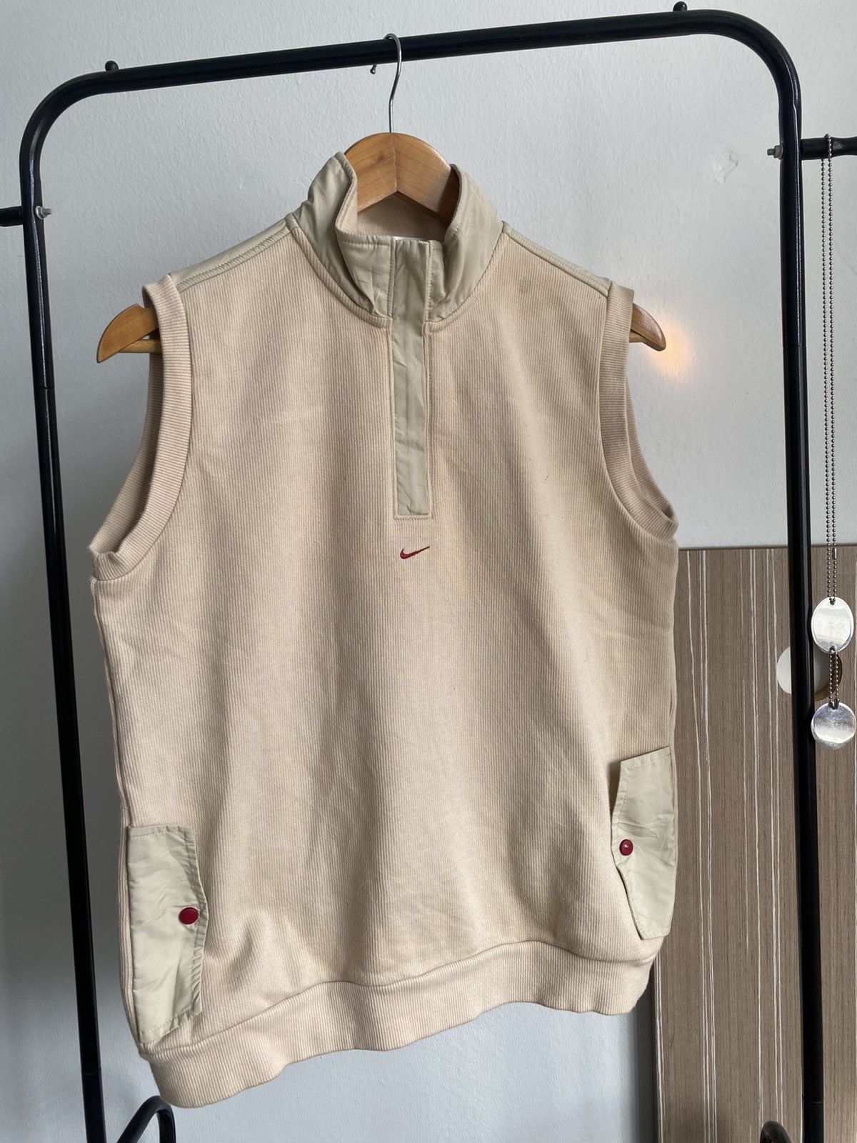 Nike NIKE Vest Centre Beige Y2K Size US S / EU 44-46 / 1 - 5 Thumbnail