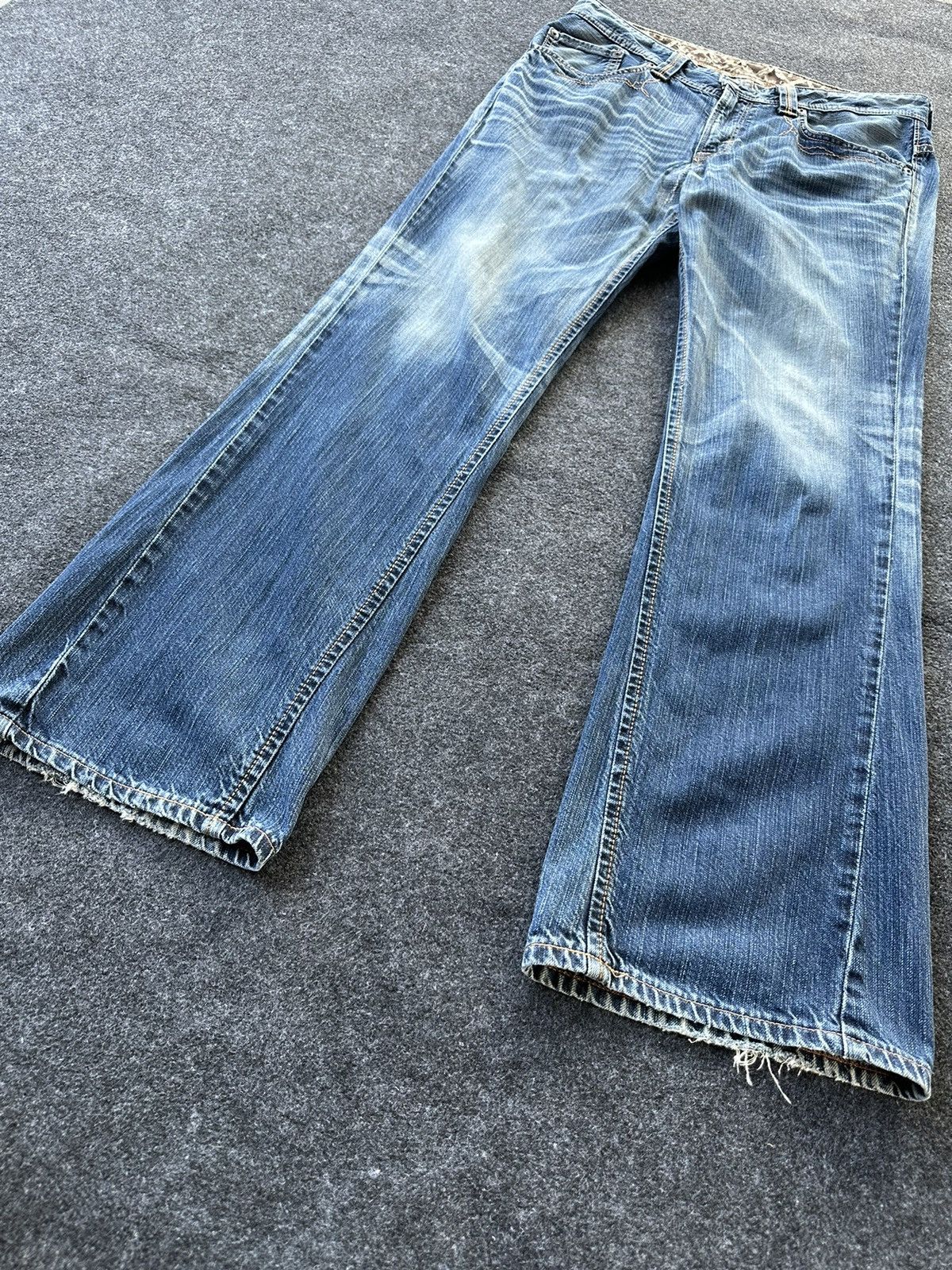 Edwin Edwin Ex Vintage Buffalo Head Flare Distressed Denim F98 Size US 34 / EU 50 - 2 Thumbnail