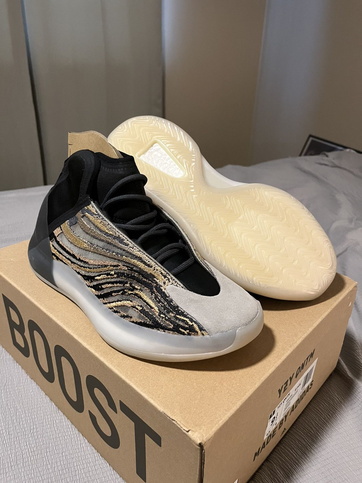 Yeezy Yeezy QNTM Amber Size US 9.5 / EU 42-43 - 1 Thumbnail