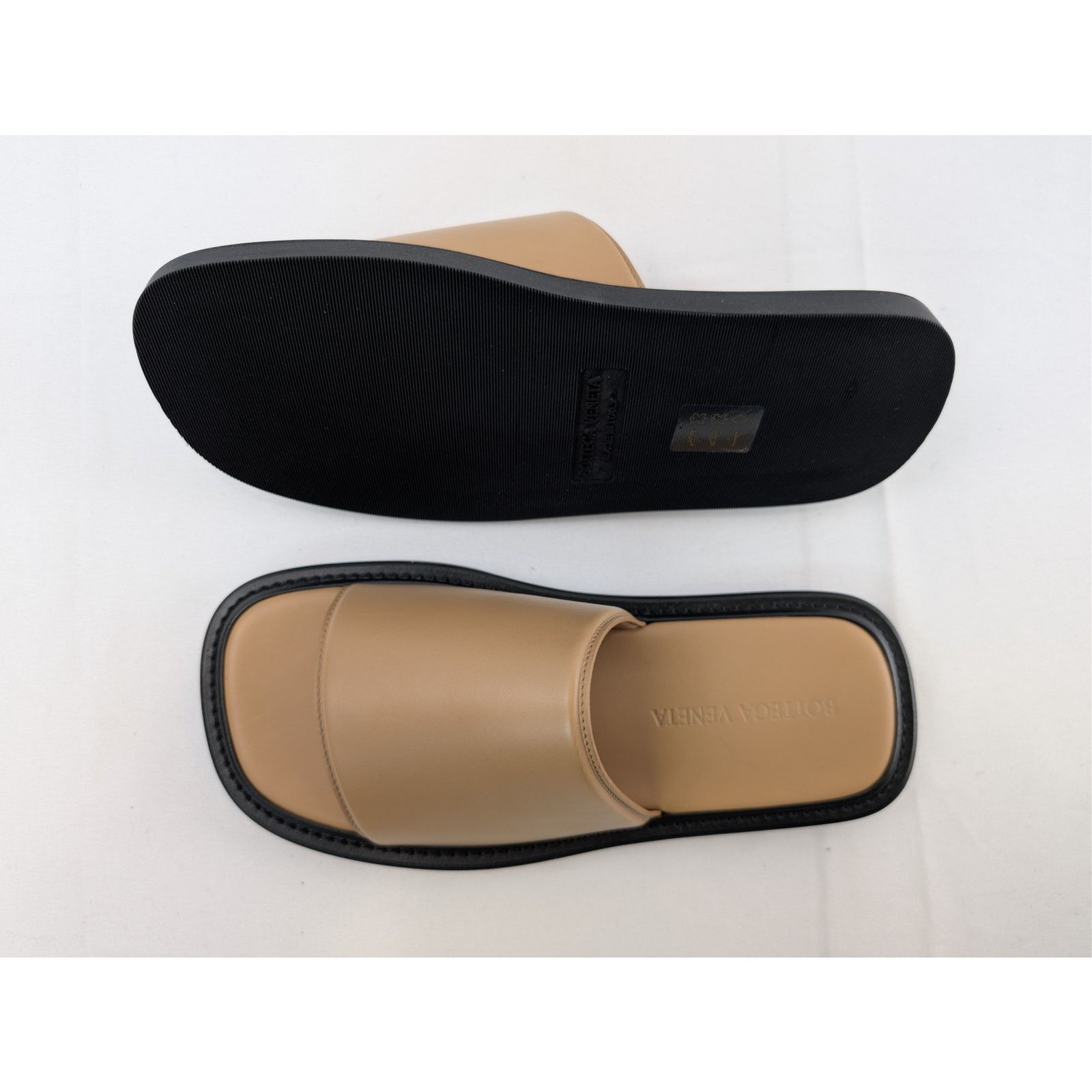 Bottega Veneta o1rshd1 Vienna Calf Leather Slides Slipper in Camel Size US 6 / EU 39 - 1 Thumbnail