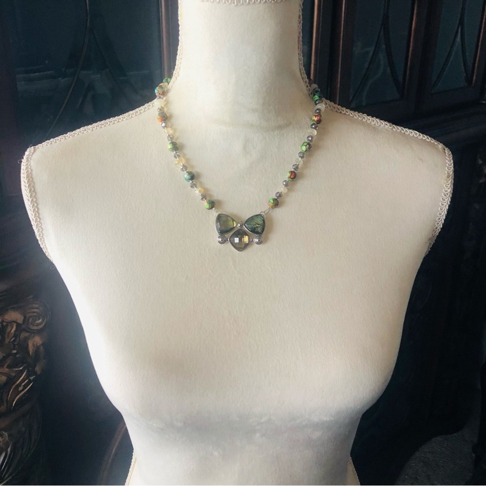 Handmade Handcrafted genuine stone cal silica citrine bow tie necklac Size ONE SIZE - 4 Thumbnail