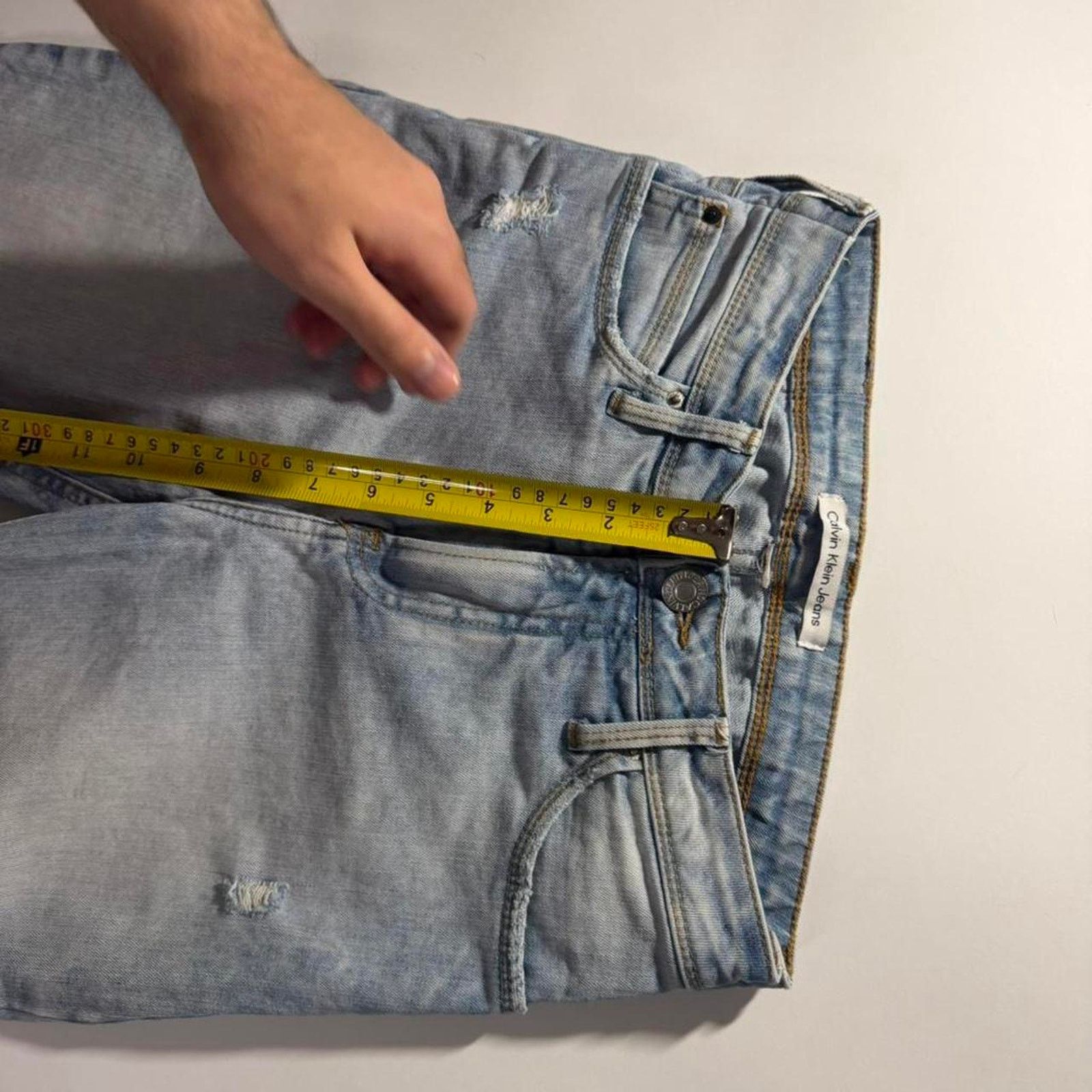 Calvin Klein × Hedi Slimane × Vintage vintage 2000s skinny fit calvin klein distressed jeans Size US 26 / EU 42 - 8 Thumbnail