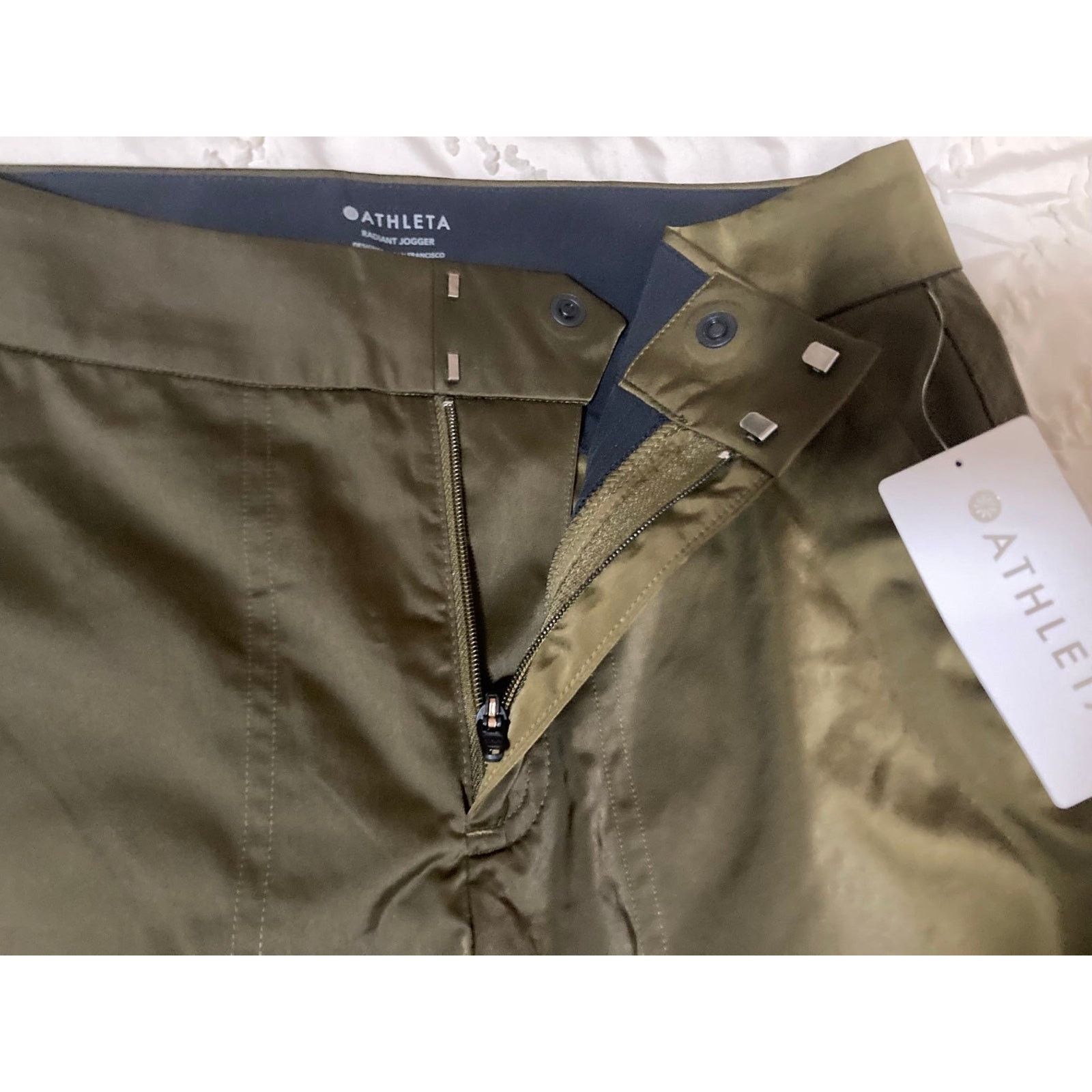 Athleta Athleta Radiant Joggers ‘Tortuga Green’ NWT! Size 27" / US 4 / IT 40 - 8 Thumbnail