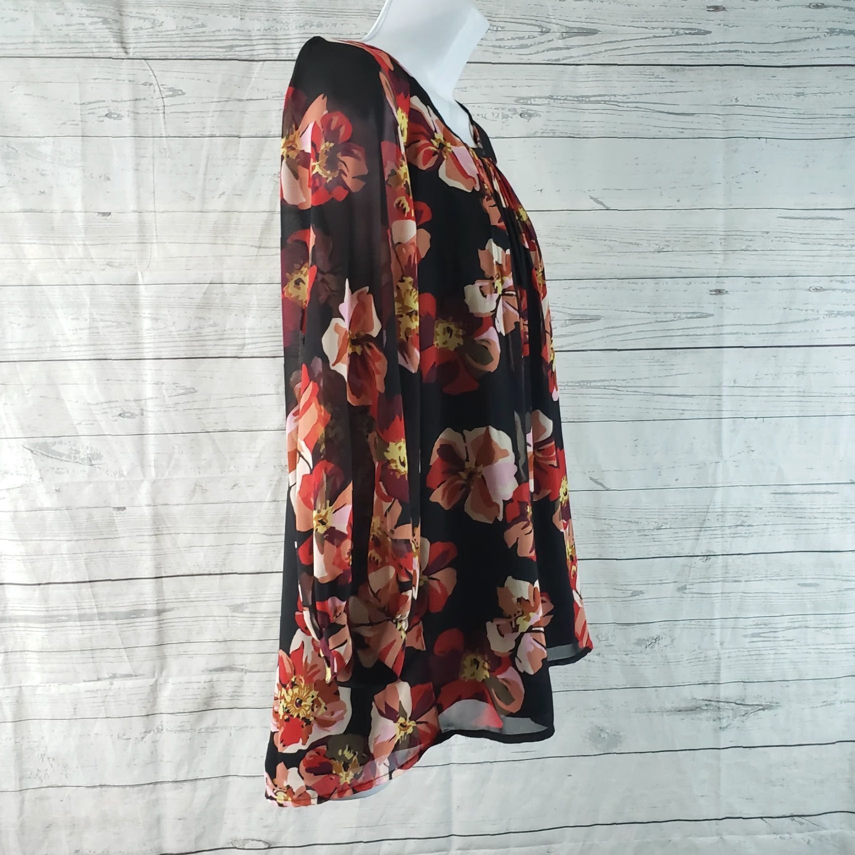 Madewell Madewell Womens Blouse Tie Back Bubble Sleeve Top Sz S Black Red Floral Round Neck 3/4 Sleeve Shirt Womens Size S / US 4 / IT 40 - 3 Thumbnail