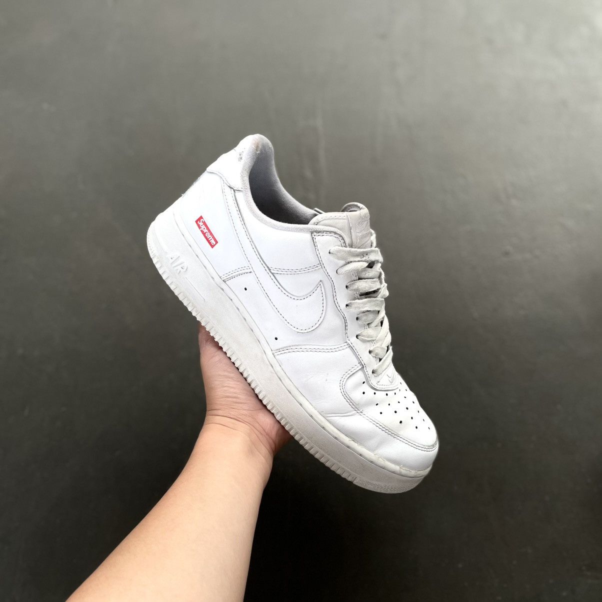 Nike × Supreme Nike Air Force 1 Low Supreme White Size US 9 / EU 42 - 3 Thumbnail