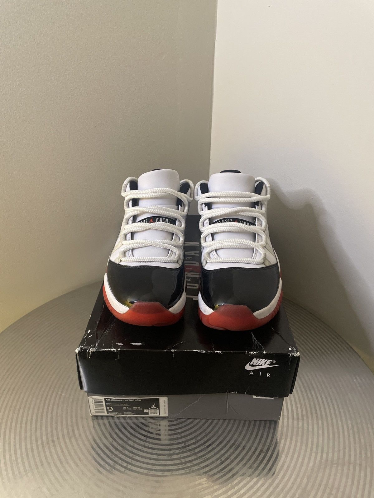 Jordan Brand × Nike JORDAN RETRO 11 LOW BRED Size US 9 / EU 42 - 4 Thumbnail