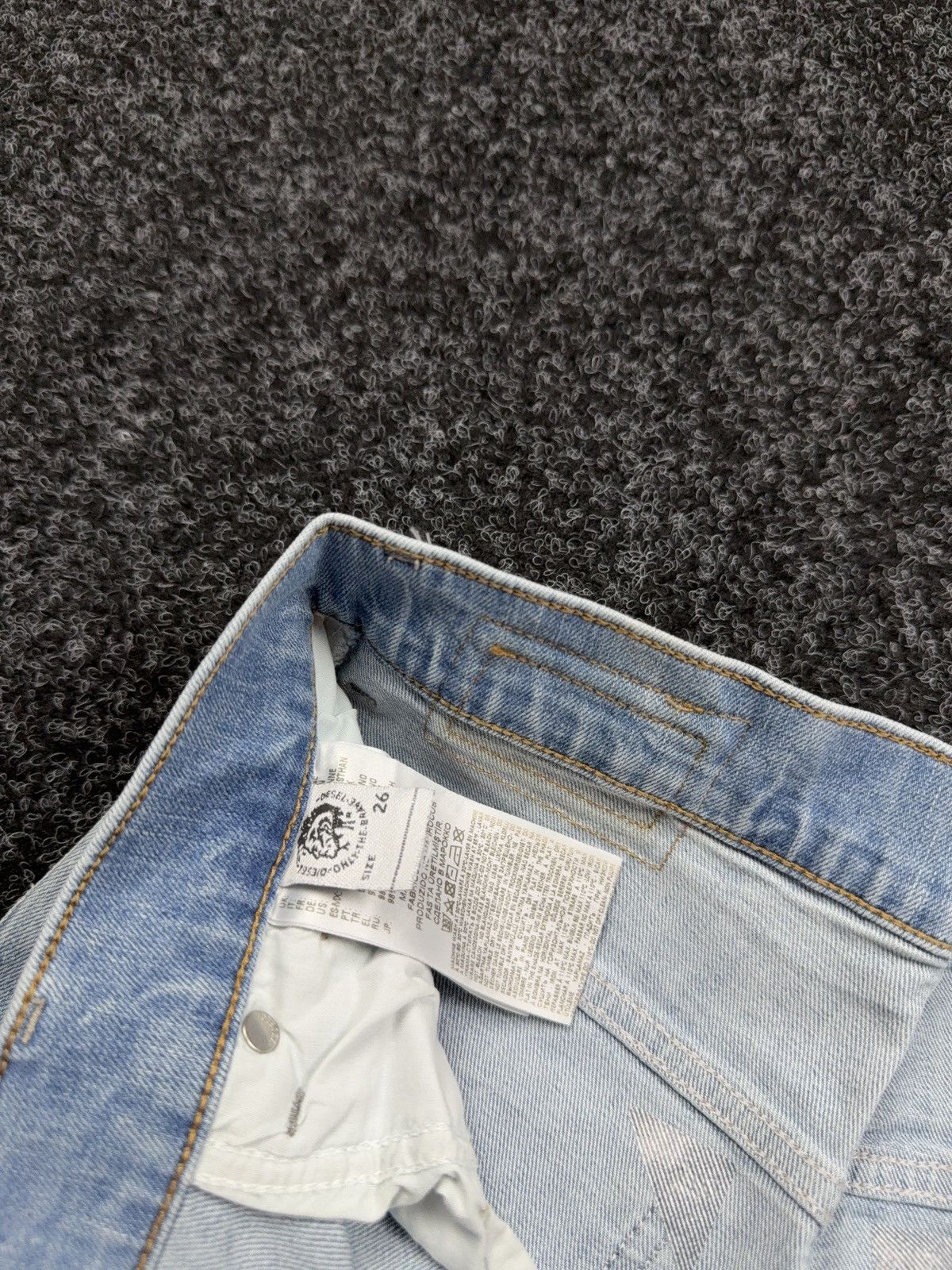 Diesel Luxury 00s Diesel Industry Widee Light Wash Y2K Denim Jeans Size 26" / US 2 / IT 38 - 10 Thumbnail