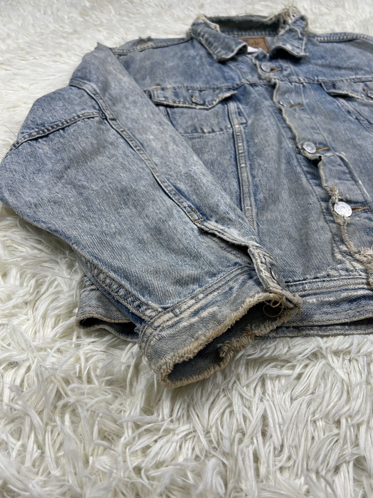 Edwin Vintage Edwin Faded Distressed Denim Jacket Size US L / EU 52-54 / 3 - 5 Thumbnail