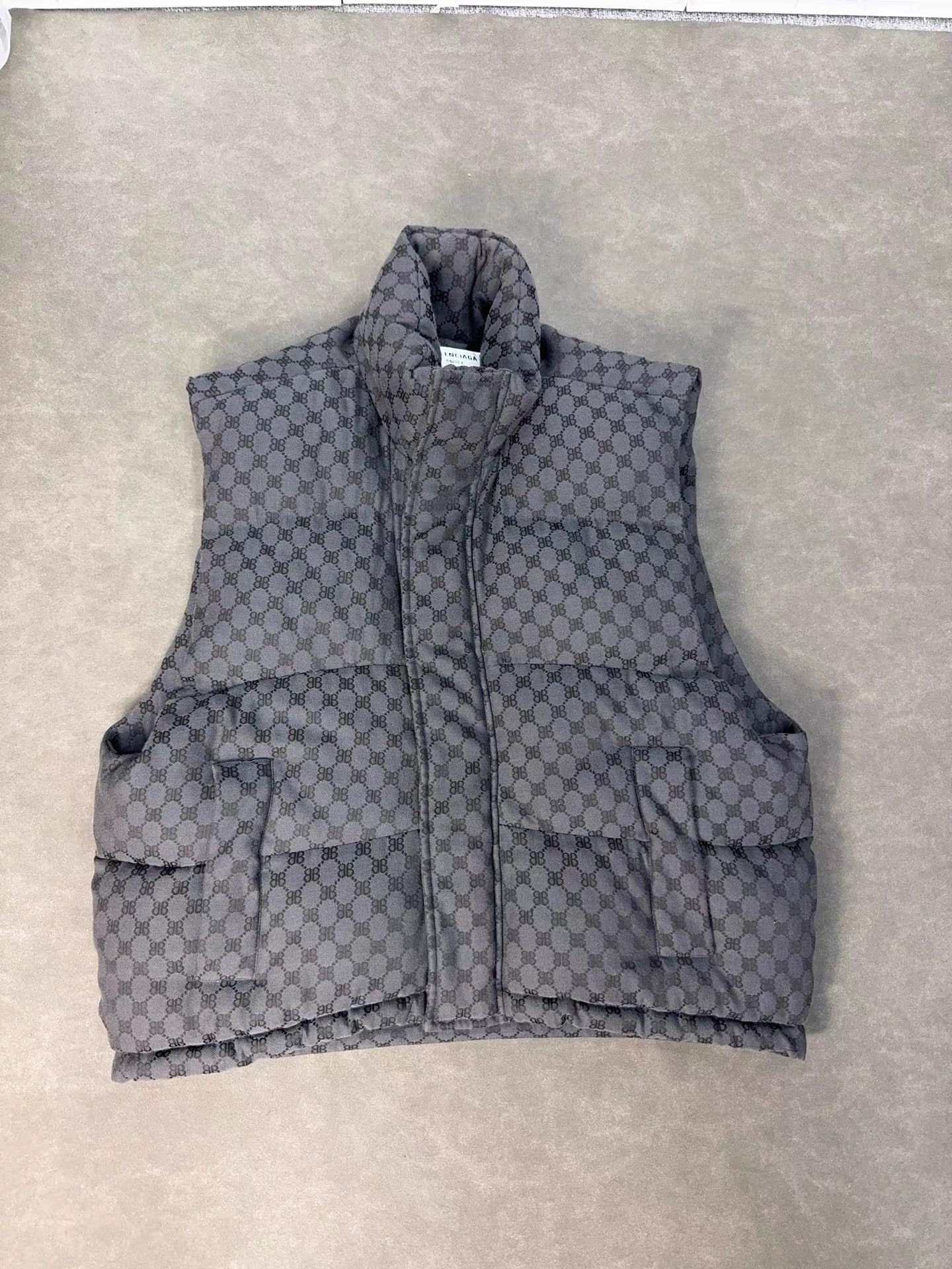 Balenciaga Black Patterned Puffer Vest XXS Size US XXS / EU 40 - 1 Thumbnail