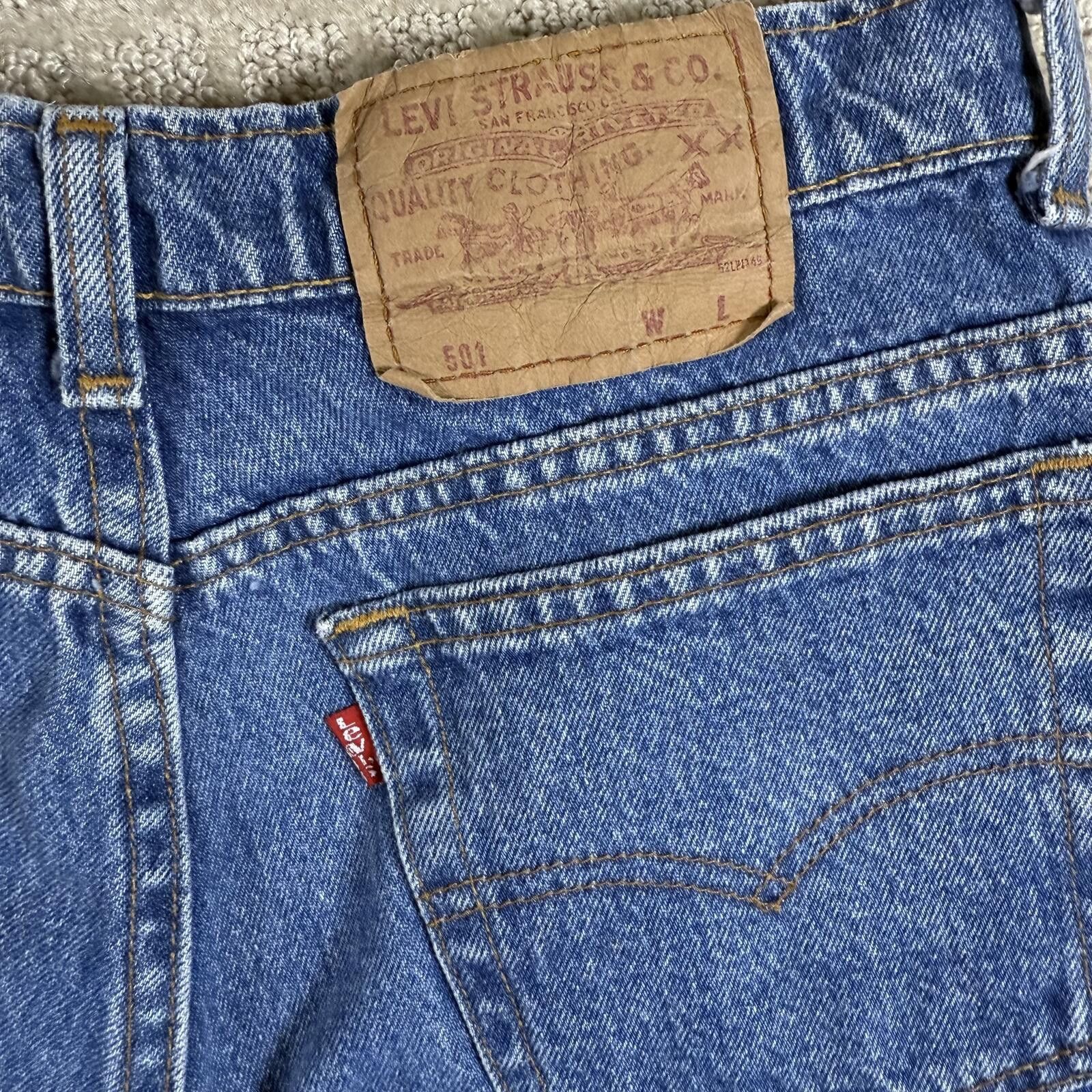 Other Vintage Levi’s 501 Straight Jeans Made in Canada 28x31 Size US 28 / EU 44 - 9 Thumbnail