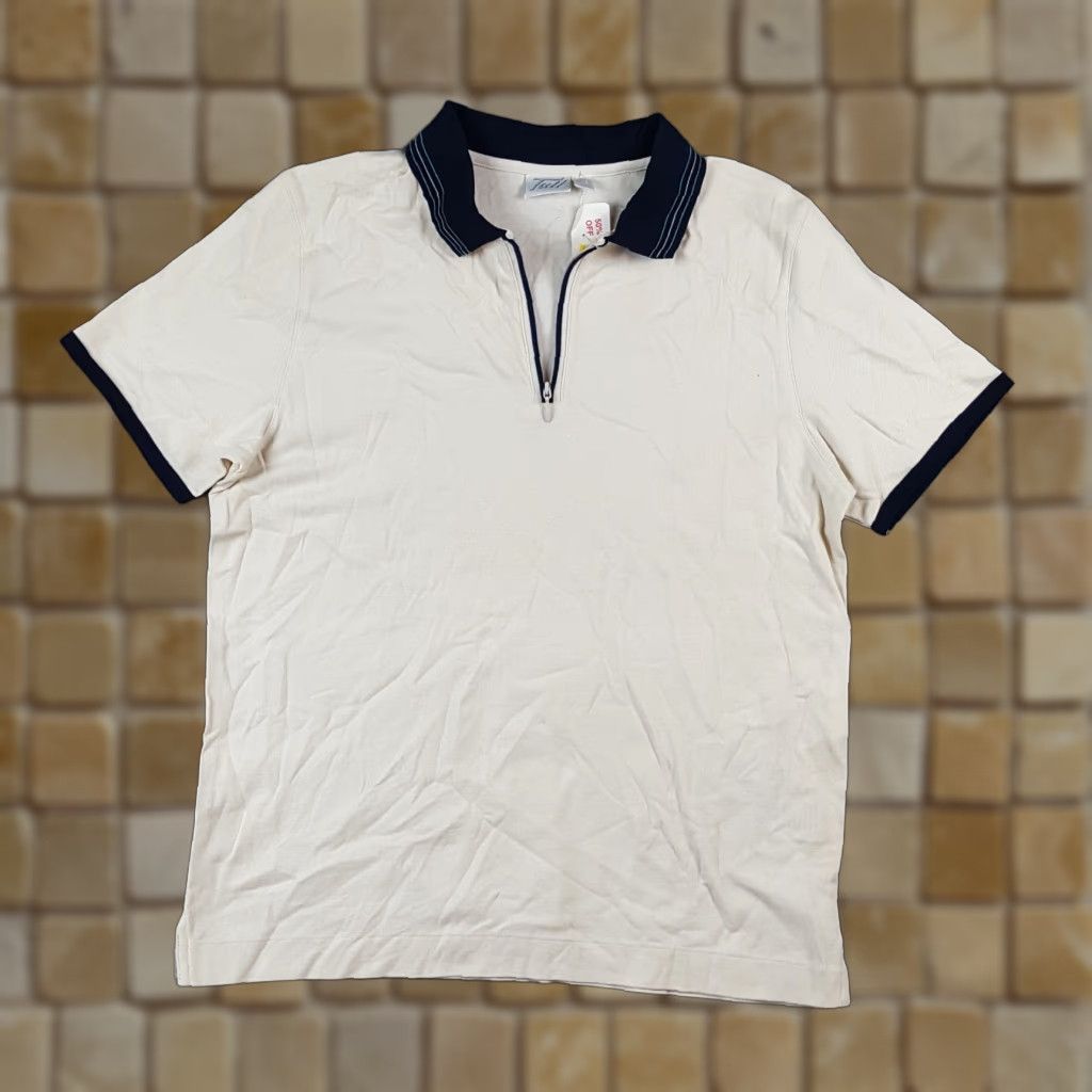 Vintage VINTAGE Tail Golf Polo Shirt Women's Size M White Preppy Button Collar Short Sleeve Y2K Retro Size M / US 6-8 / IT 42-44 - 1 Thumbnail