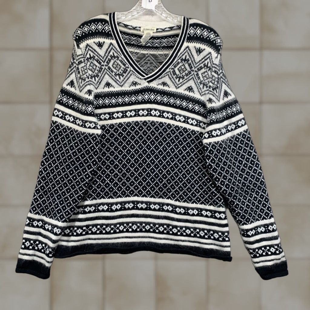 Vintage St. John's Bay Black & White Fair Isle Knitted Pullover Sweater Large V-Neck Long Sleeve Womens Christmas Casual Size L / US 10 / IT 46 - 1 Thumbnail