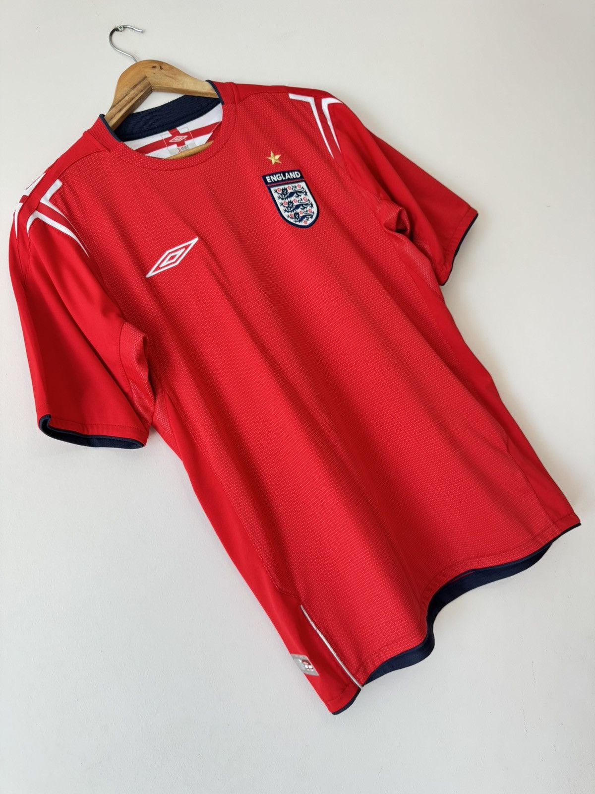 Umbro Vintage England 2004-2005 Away Soccer Jersey Football Shirt Size US M / EU 48-50 / 2 - 4 Thumbnail