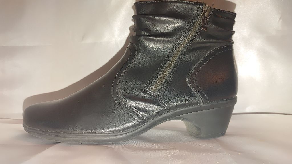 Earth Ragz Earth Origins Rosemond Ankle Boots Size 10 Size US 10 / IT 40 - 2 Thumbnail