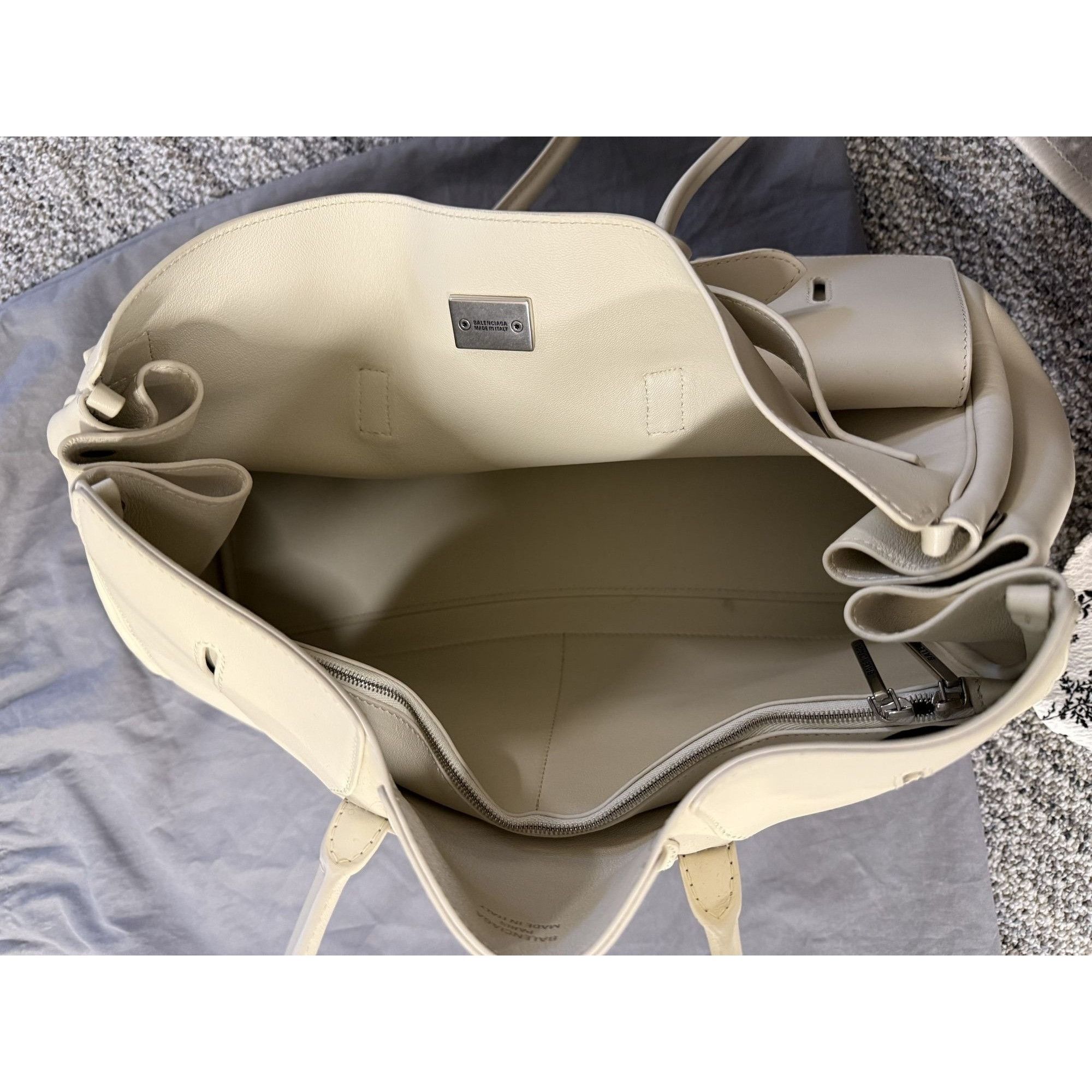 Balenciaga Balenciaga Medium Bel Air Tote Bag White Size ONE SIZE - 6 Thumbnail