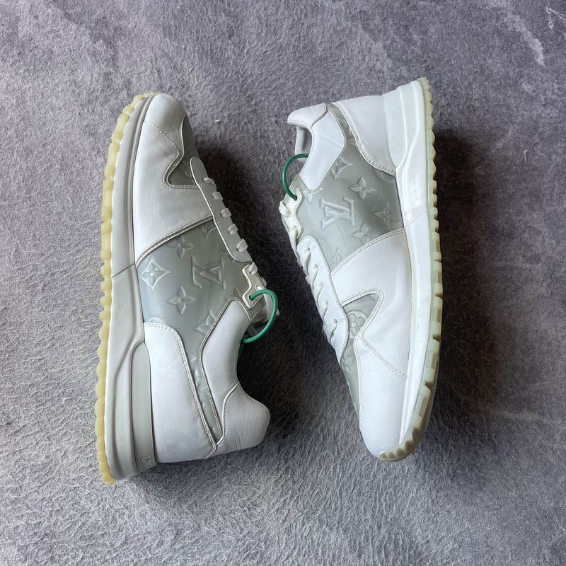 Louis Vuitton Louis Vuitton Run Away Logo Casual Sneakers for Men - Size US 9.5 / EU 42-43 - 7 Thumbnail