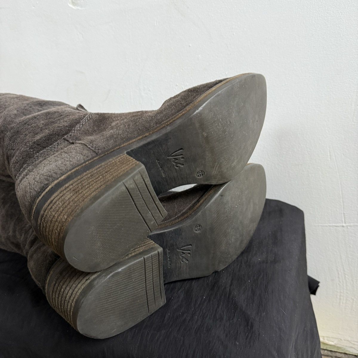Seditionaries Vic Matie Italy Suede Leather Knee High Boots Size US 7.5 / IT 37.5 - 12 Thumbnail