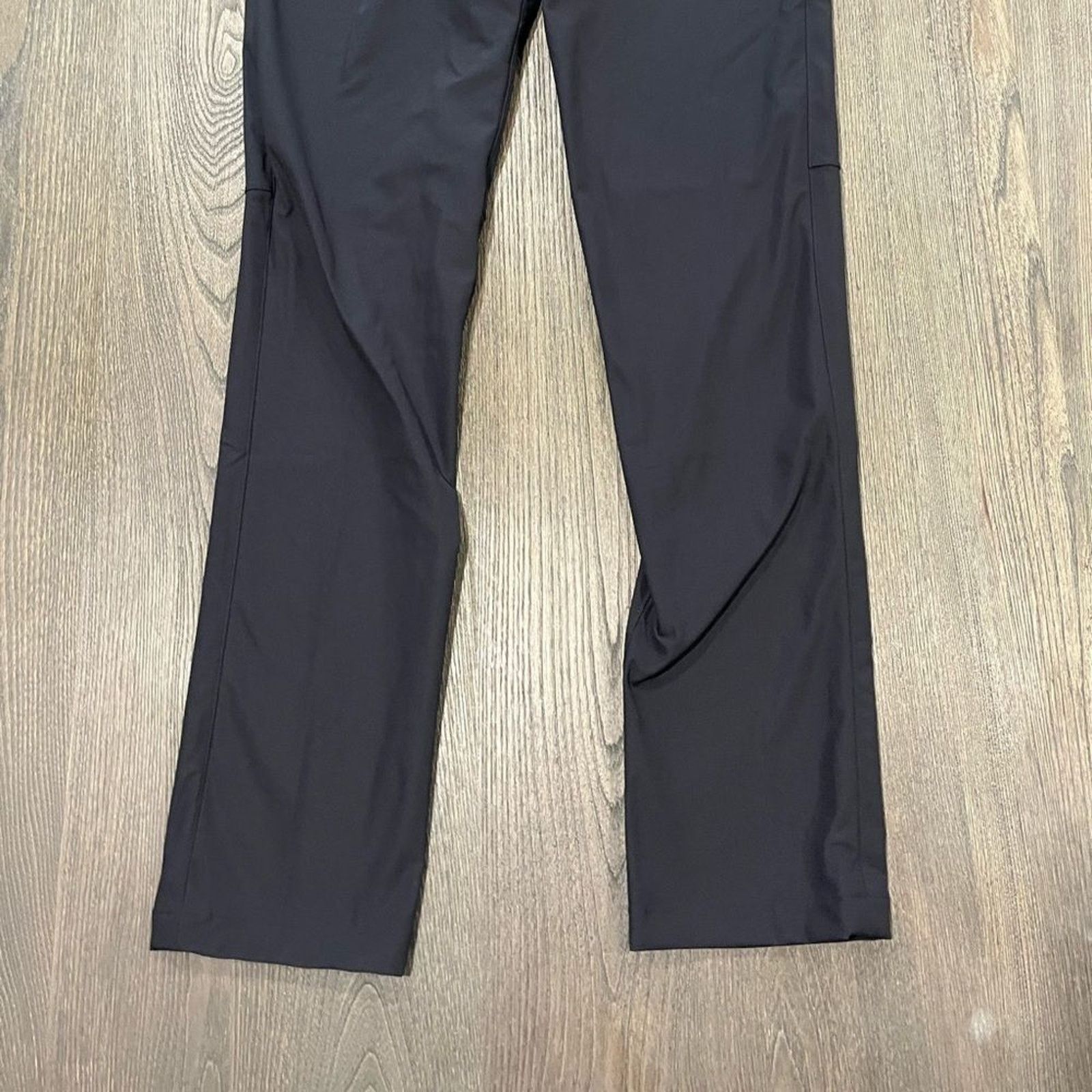 Vintage NWT Lululemon Commission Pant Relaxed Black 34"L Size 28 Size US 28 / EU 44 - 2 Thumbnail