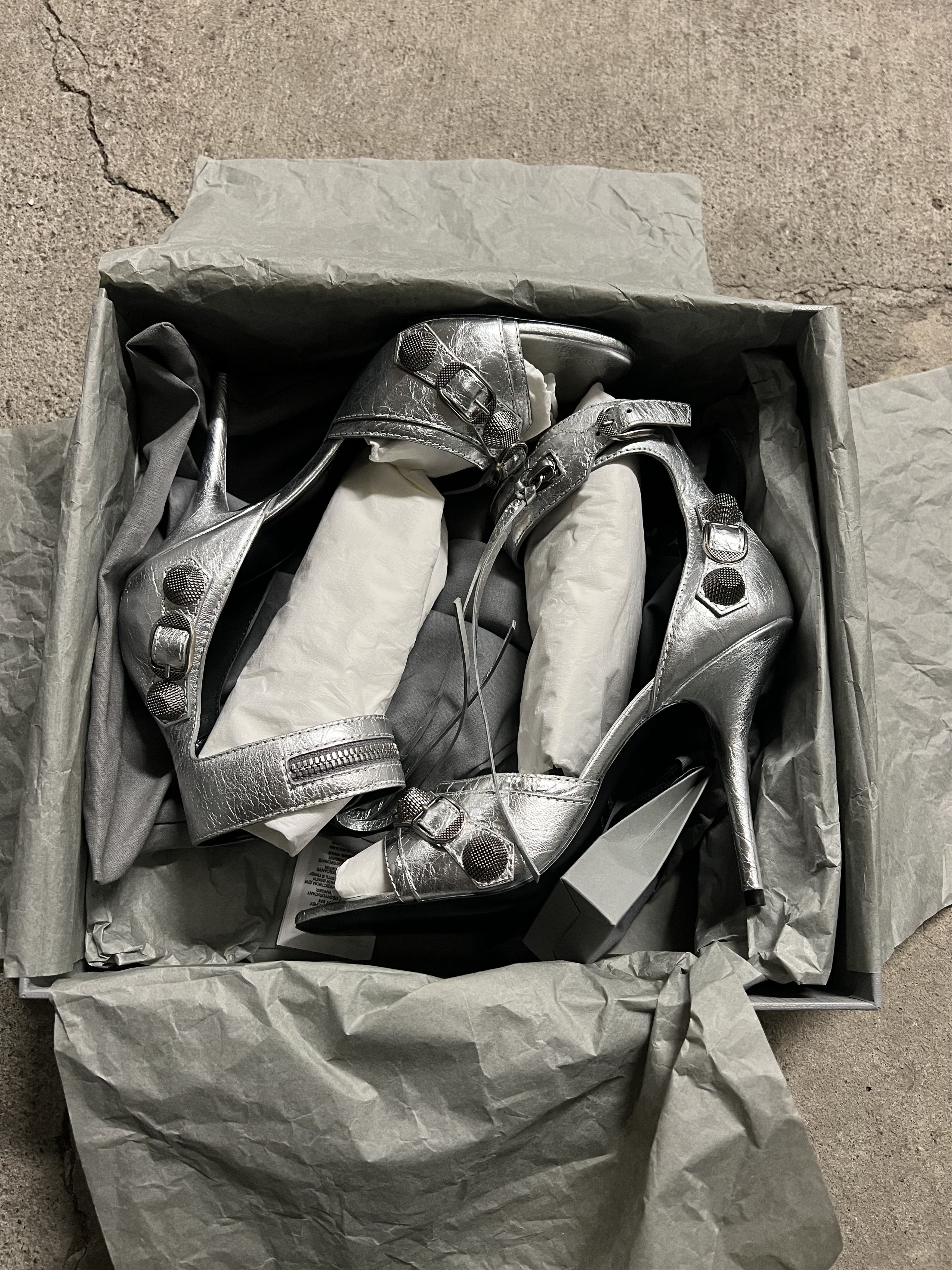 Balenciaga Balenciaga Metallic Silver Le Cagole Open Toe Heel Size US 9 / IT 39 - 9 Thumbnail