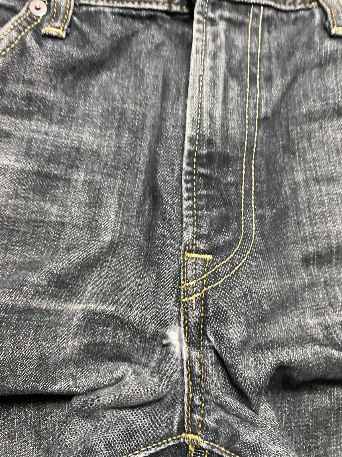 Japanese Brand Vintage Uniqlo Black Denim Distressed Loose Jeans Size US 34 / EU 50 - 9 Thumbnail