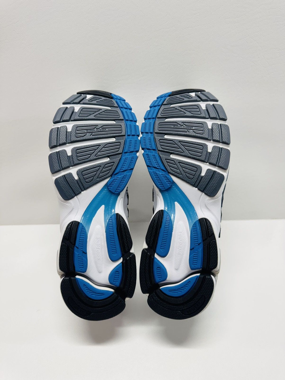 Adidas Adidas Response Cushion 18 Size US 11 / EU 44 - 6 Thumbnail