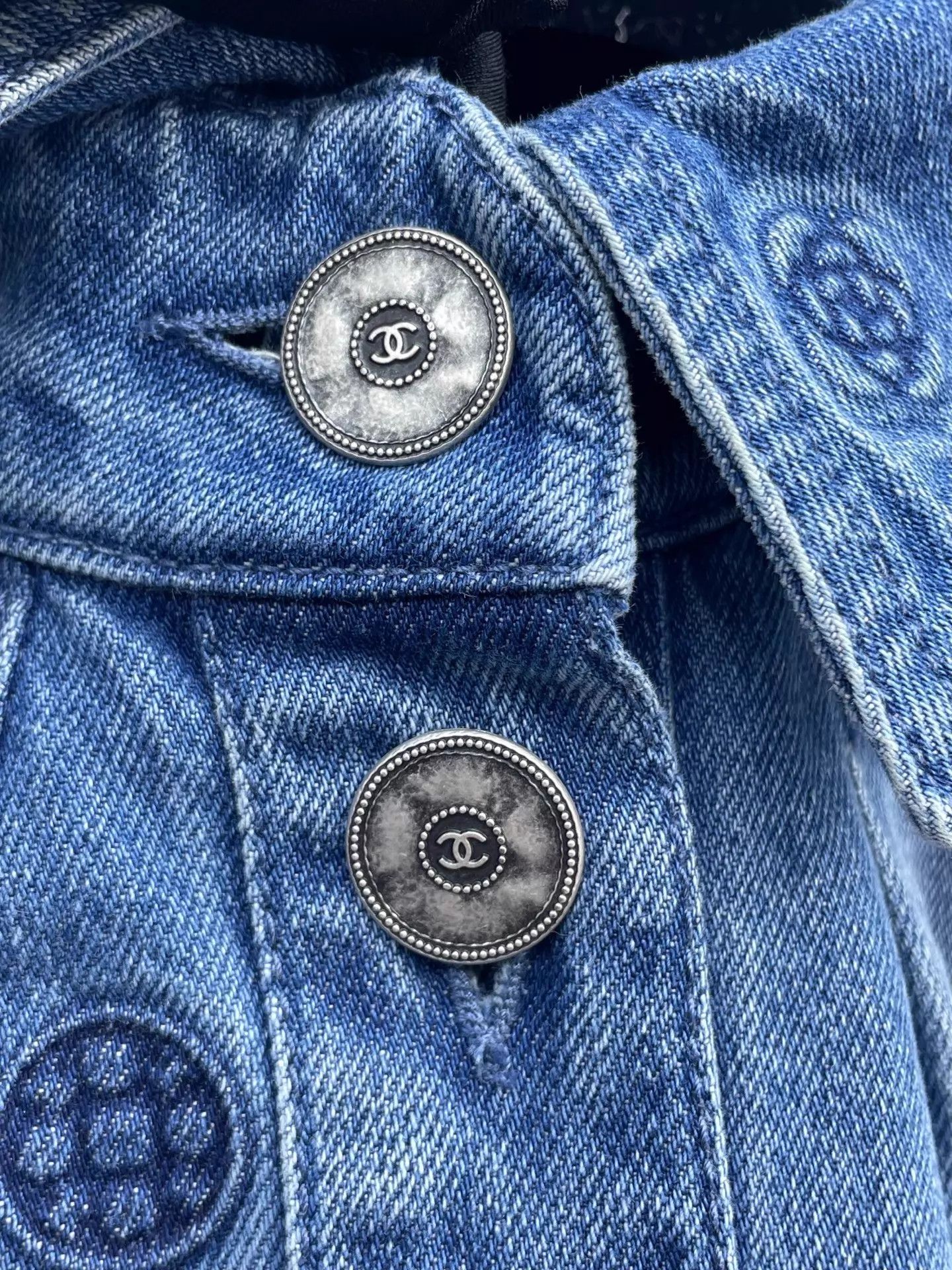 Chanel Chanel Embossed Camellia Logo Denim Jkt 36 98 New Size XS / US 0-2 / IT 36-38 - 6 Thumbnail