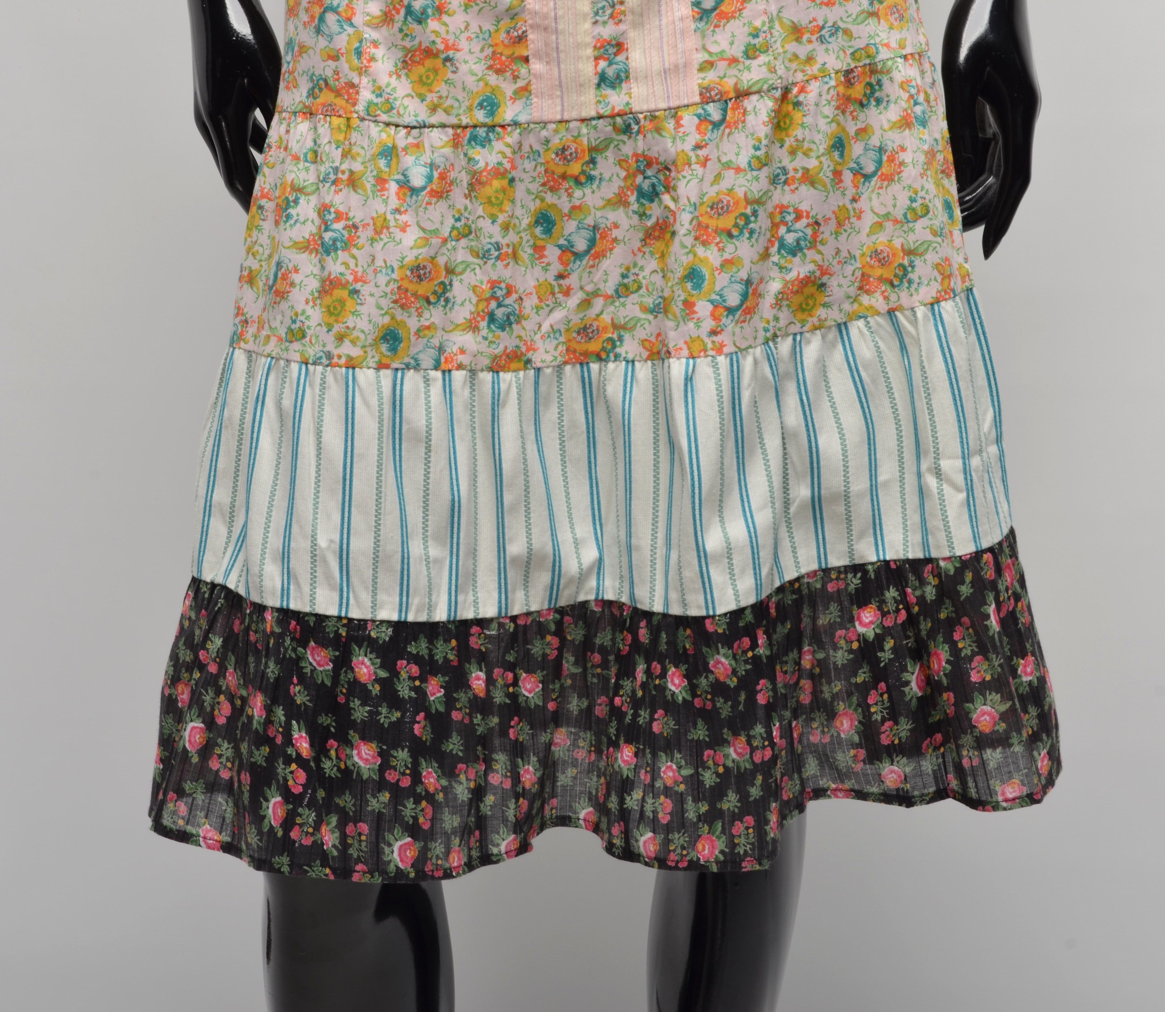 Custo Barcelona Custo Barcelona Vintage Y2K Boho Floral Flared Skirt Size 26" / US 2 / IT 38 - 3 Thumbnail