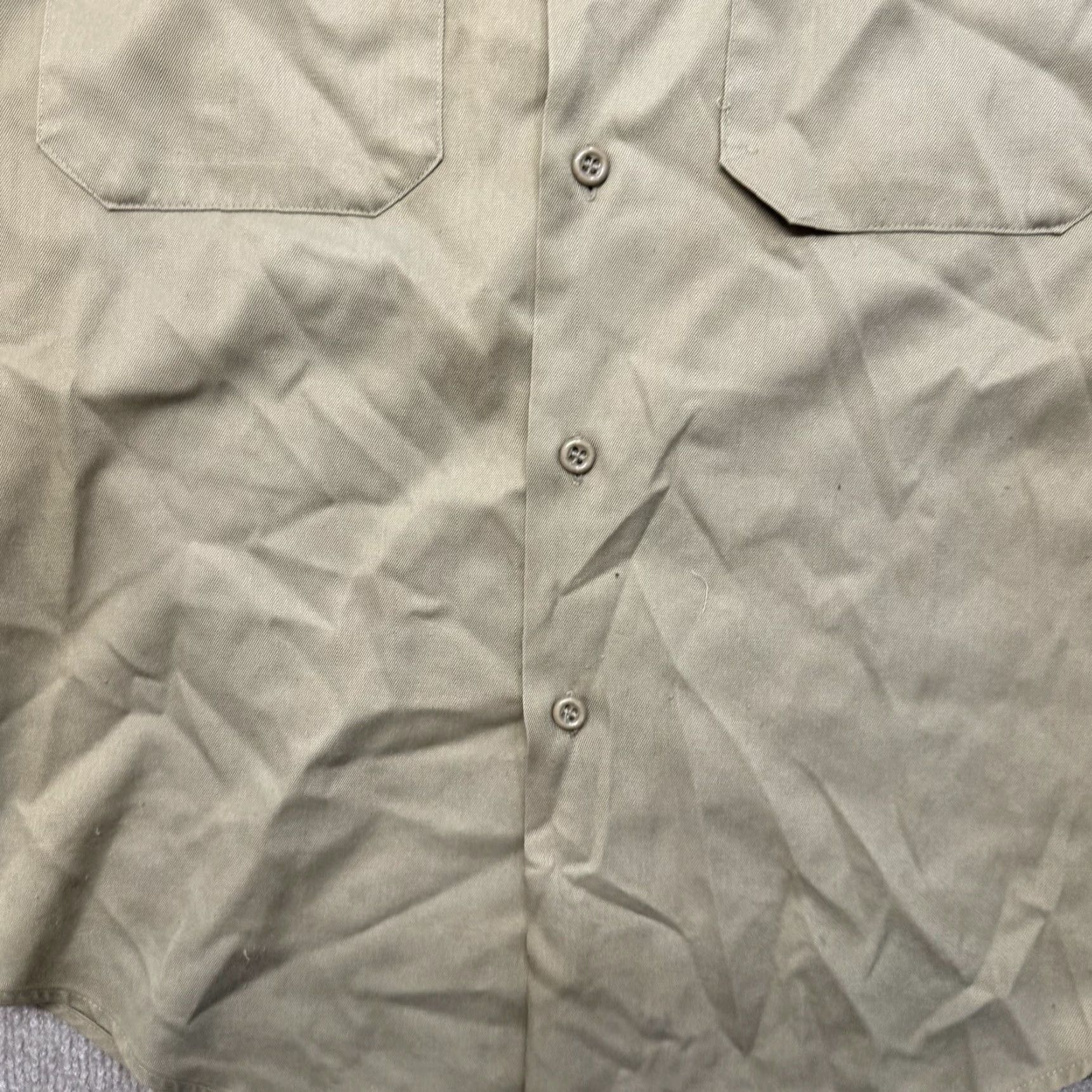 Vintage VINTAGE Big Mac Work Shirt Mens L 70s No Iron Button-Up Short Sleeve Cotton Twill Beige Distressed Size US L / EU 52-54 / 3 - 5 Thumbnail
