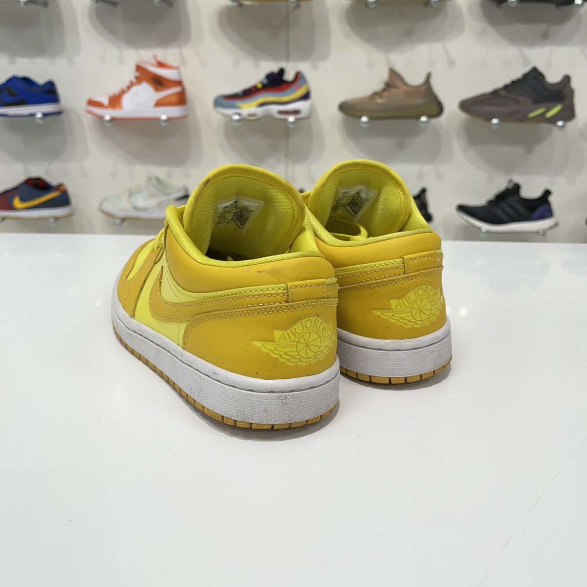 Nike Air Jordan 1 Low Yellow Strike (W) Size US 7 / IT 37 - 4 Thumbnail